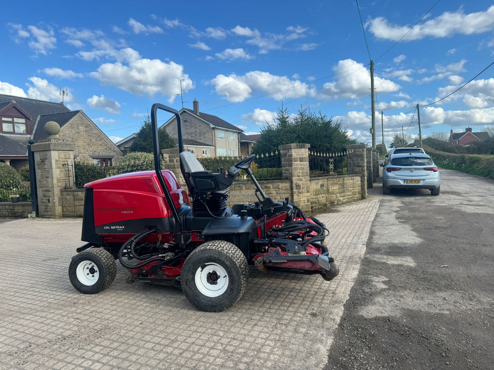 TORO 4300-D POD MOWER RIDE ON LAWN MOWER *PLUS VAT* - Image 14 of 18