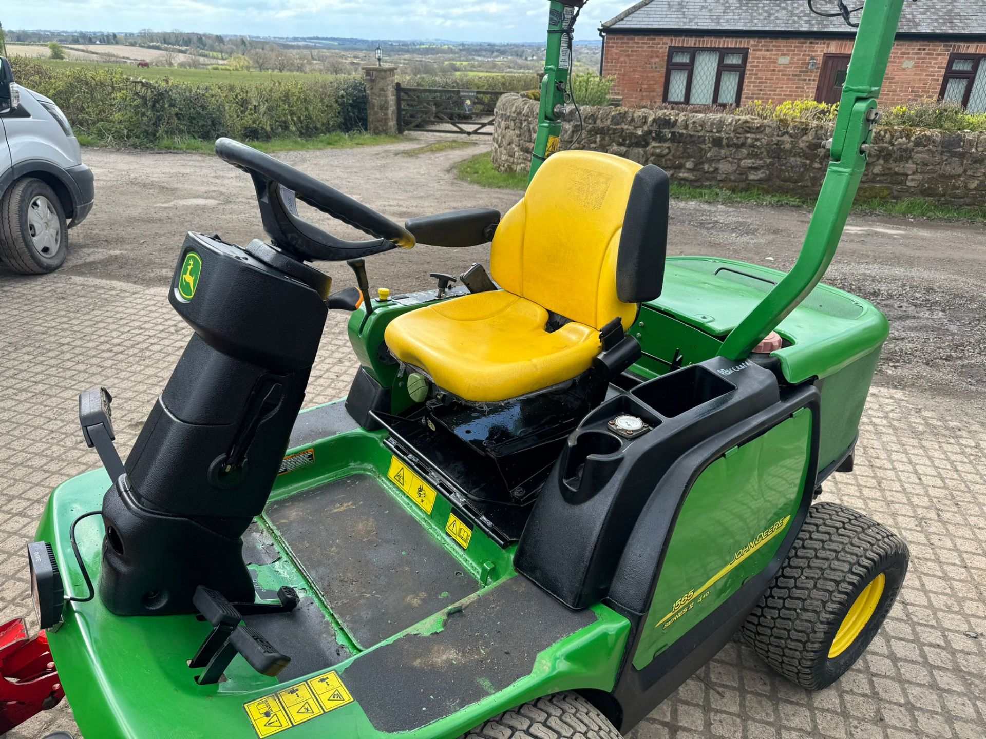 2011 JOHN DEERE 1565 RIDE ON LAWN MOWER *PLUS VAT* - Bild 11 aus 12