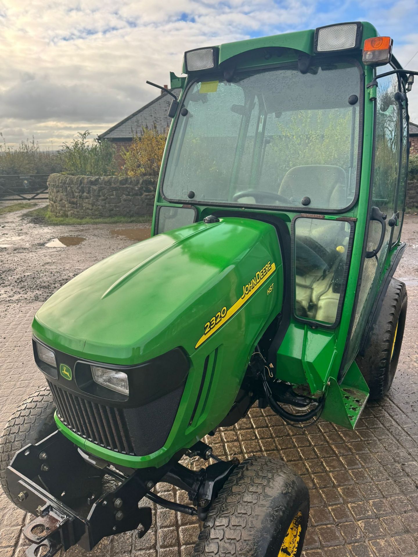 JOHN DEERE 2320 23HP 4WD COMPACT TRACTOR *PLUS VAT* - Image 11 of 14