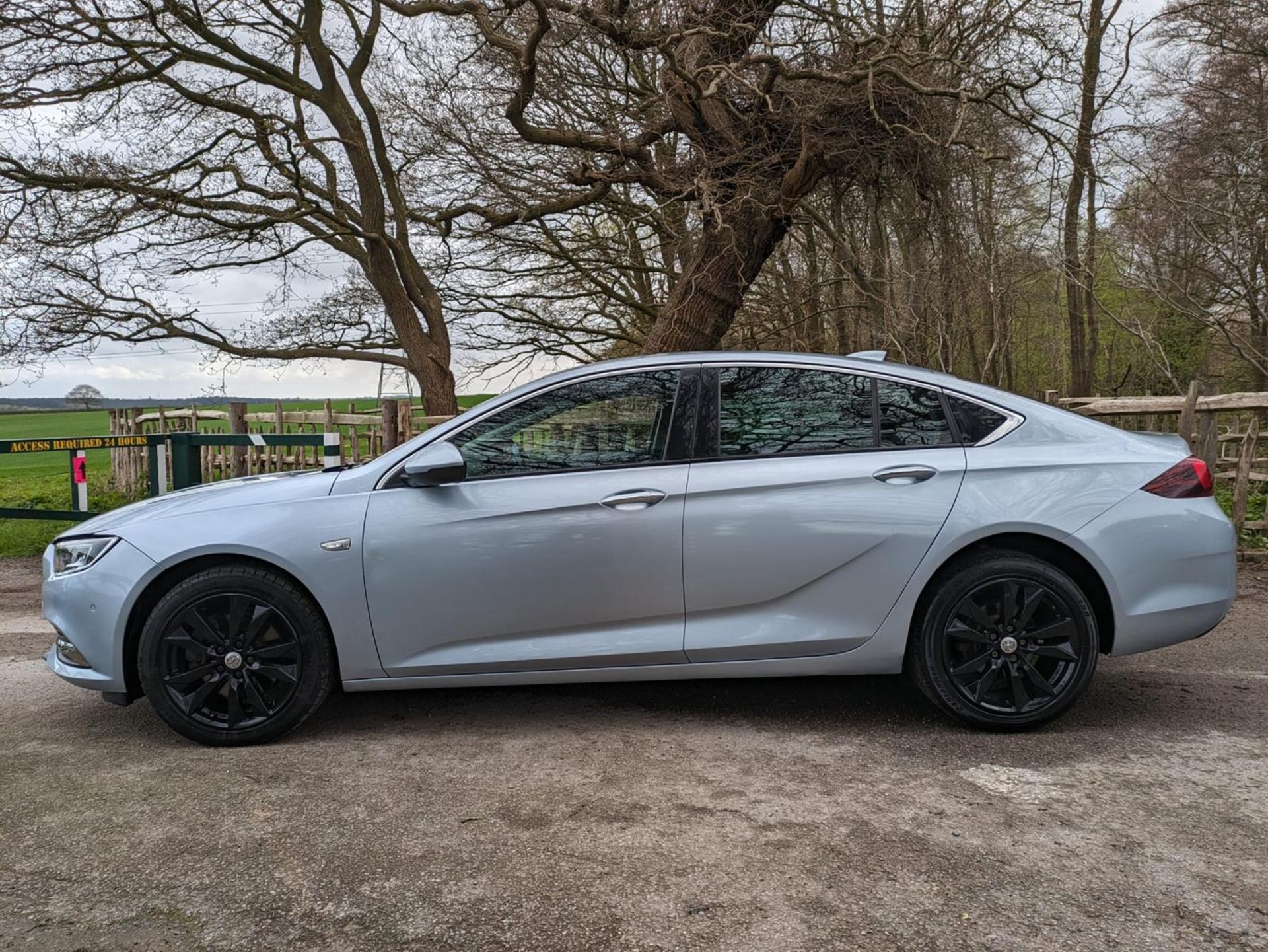 2017 VAUXHALL INSIGNIA ELITE NAV TURBO D SILVER HATCHBACK *NO VAT* - Image 6 of 37