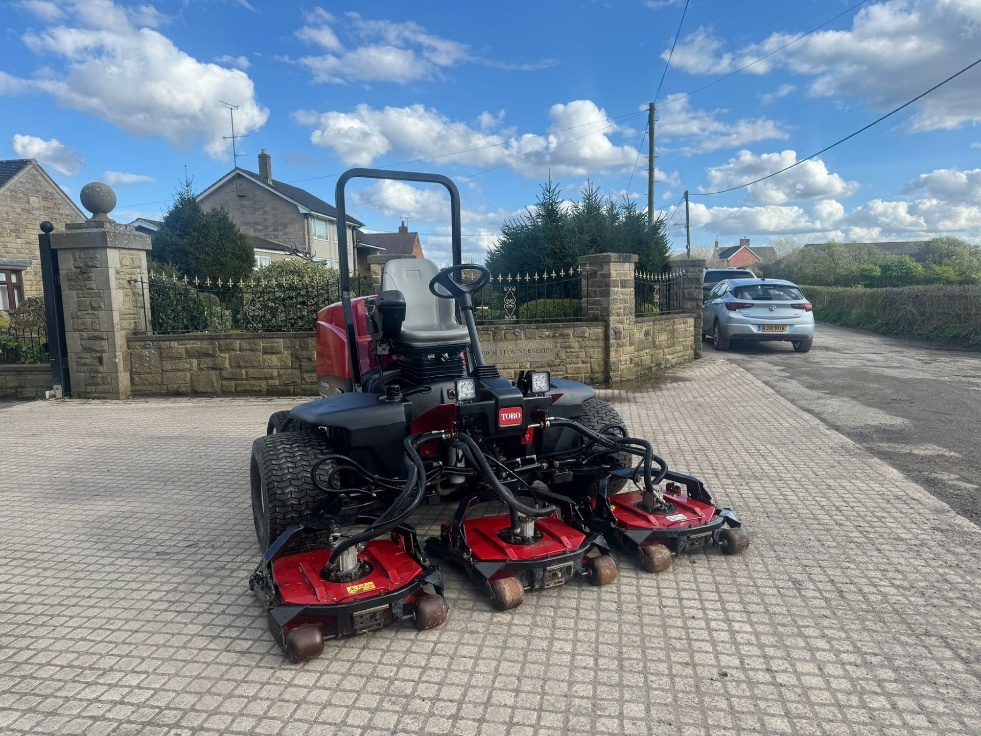 TORO 4300-D POD MOWER RIDE ON LAWN MOWER *PLUS VAT* - Bild 2 aus 18