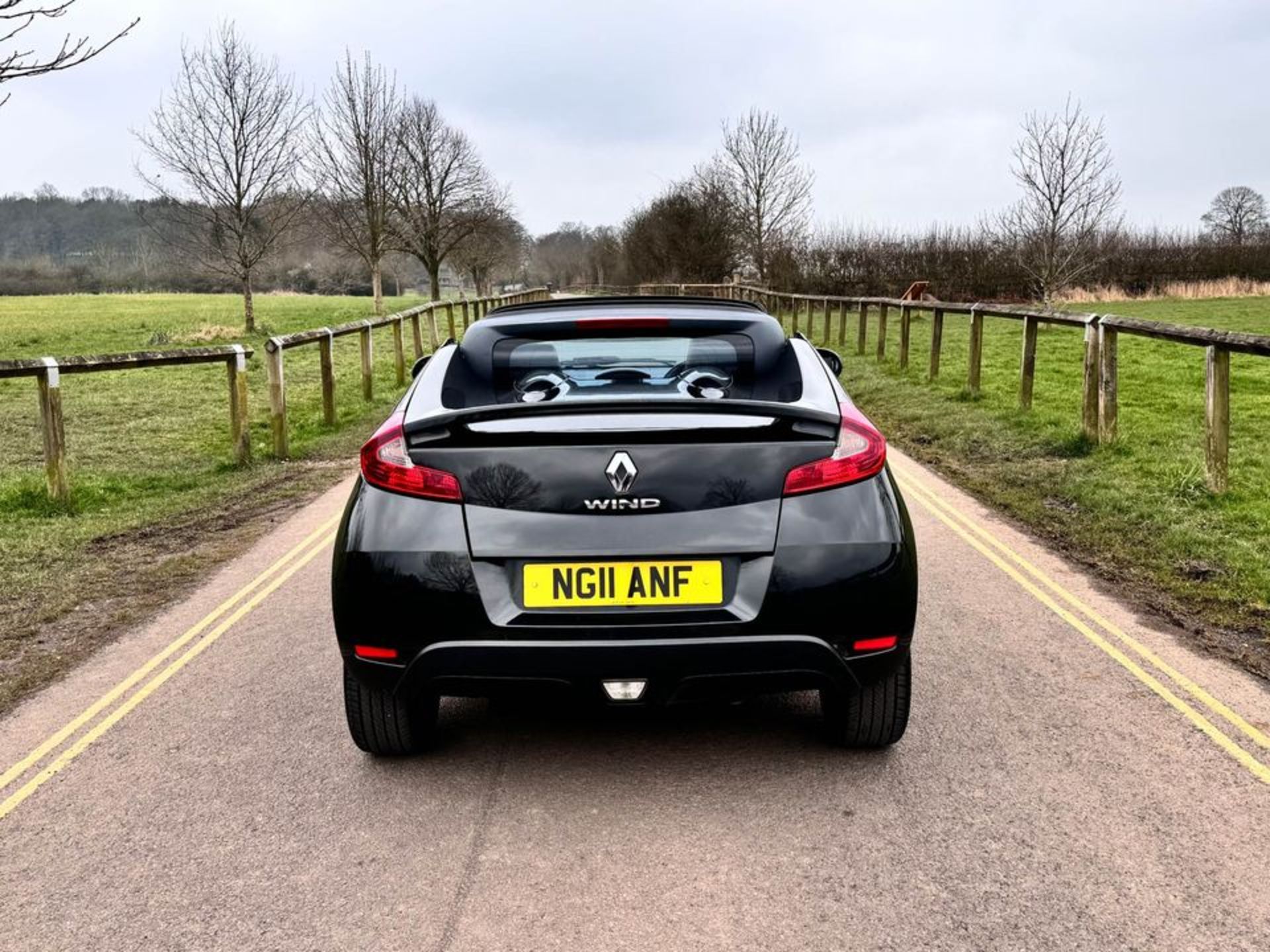 2011 RENAULT WIND ROADSTER GT LINE TCE BLACK CONVERTIBLE *NO VAT* - Image 9 of 13