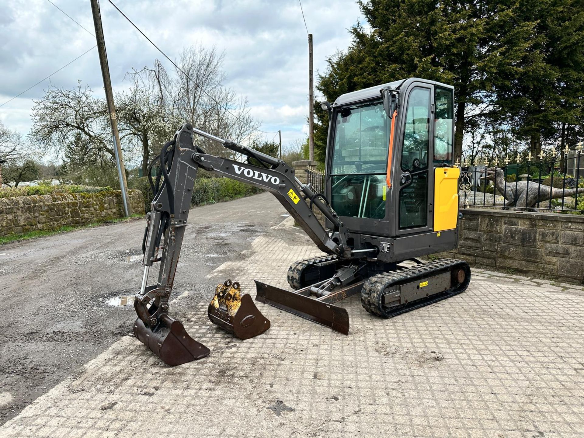 2018 VOLVO EC18E MINI EXCAVATOR *PLUS VAT* - Image 2 of 21