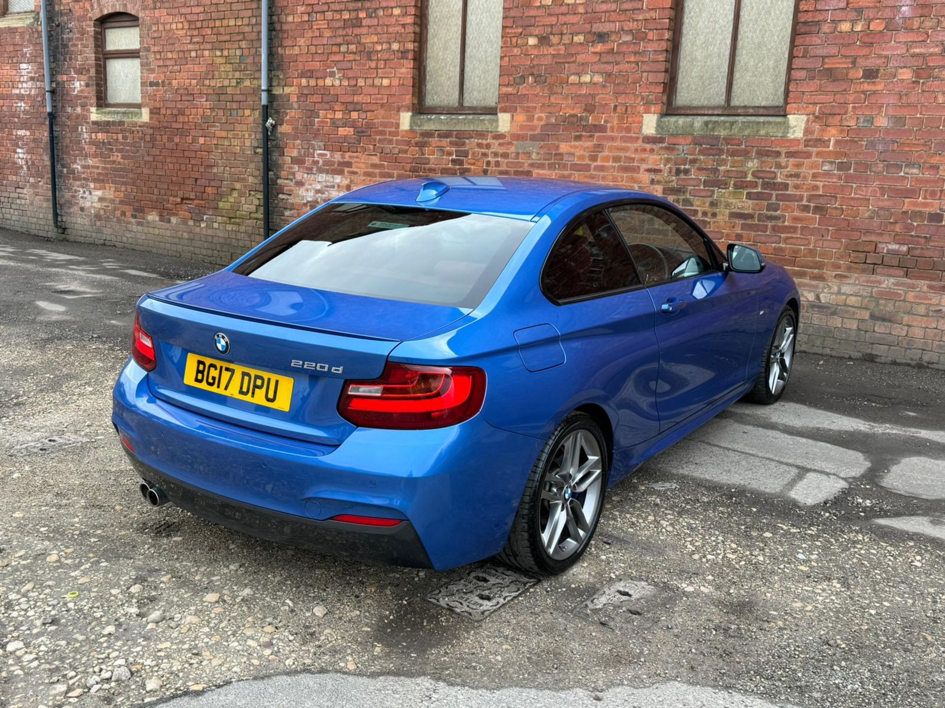 2017/17 REG BMW 220D M SPORT 2.0 DIESEL MANUAL BLUE COUPE, SHOWING 2 FORMER KEEPERS *NO VAT* - Image 7 of 14