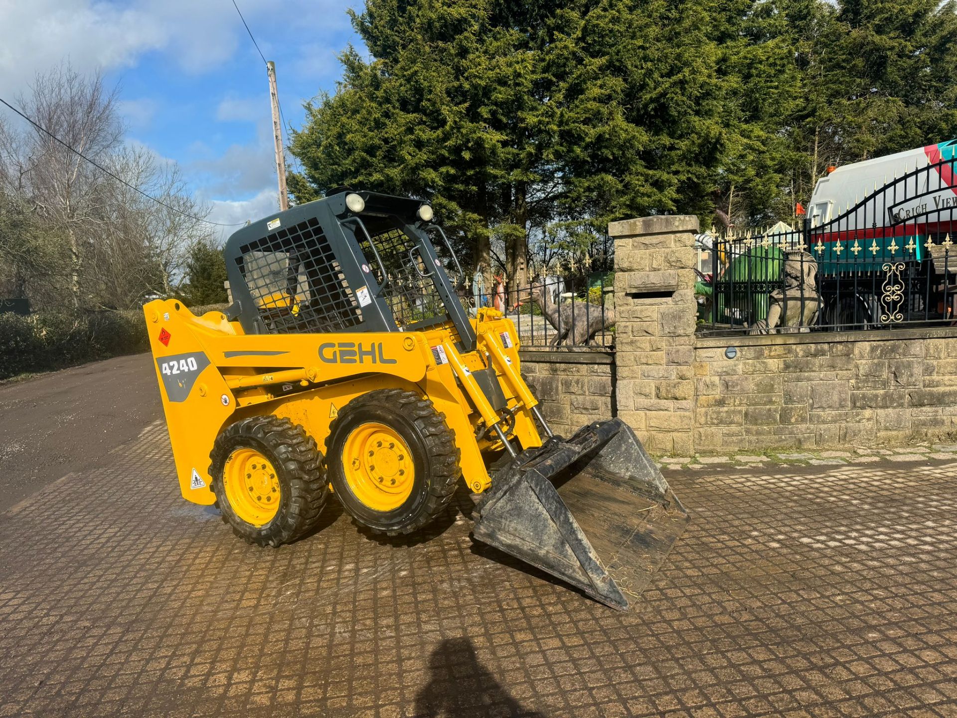 GEHL 4240 SKIDSTEER LOADER *PLUS VAT* - Image 5 of 15