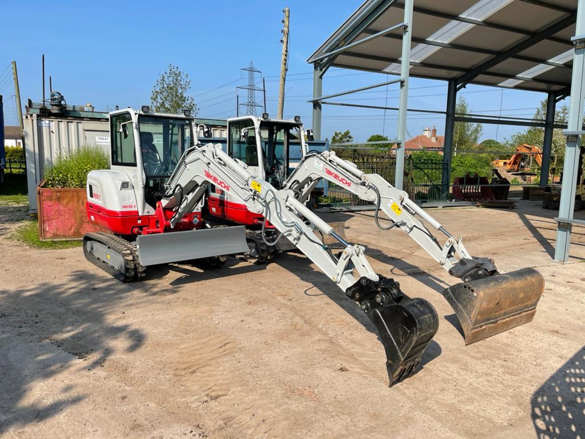 2021 ONLY 60 hrs ! Takeuchi TB235 -2 3.5 Ton Excavator HYD QUICK HITCH *PLUS VAT*