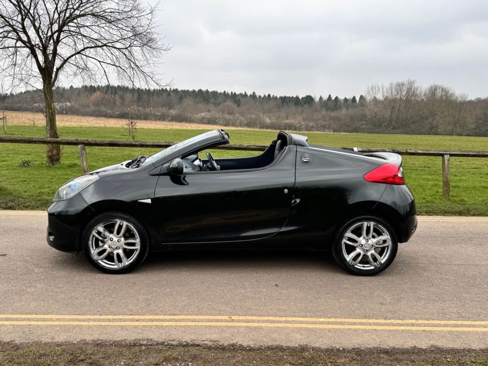 2011 RENAULT WIND ROADSTER GT LINE TCE BLACK CONVERTIBLE *NO VAT* - Image 6 of 13