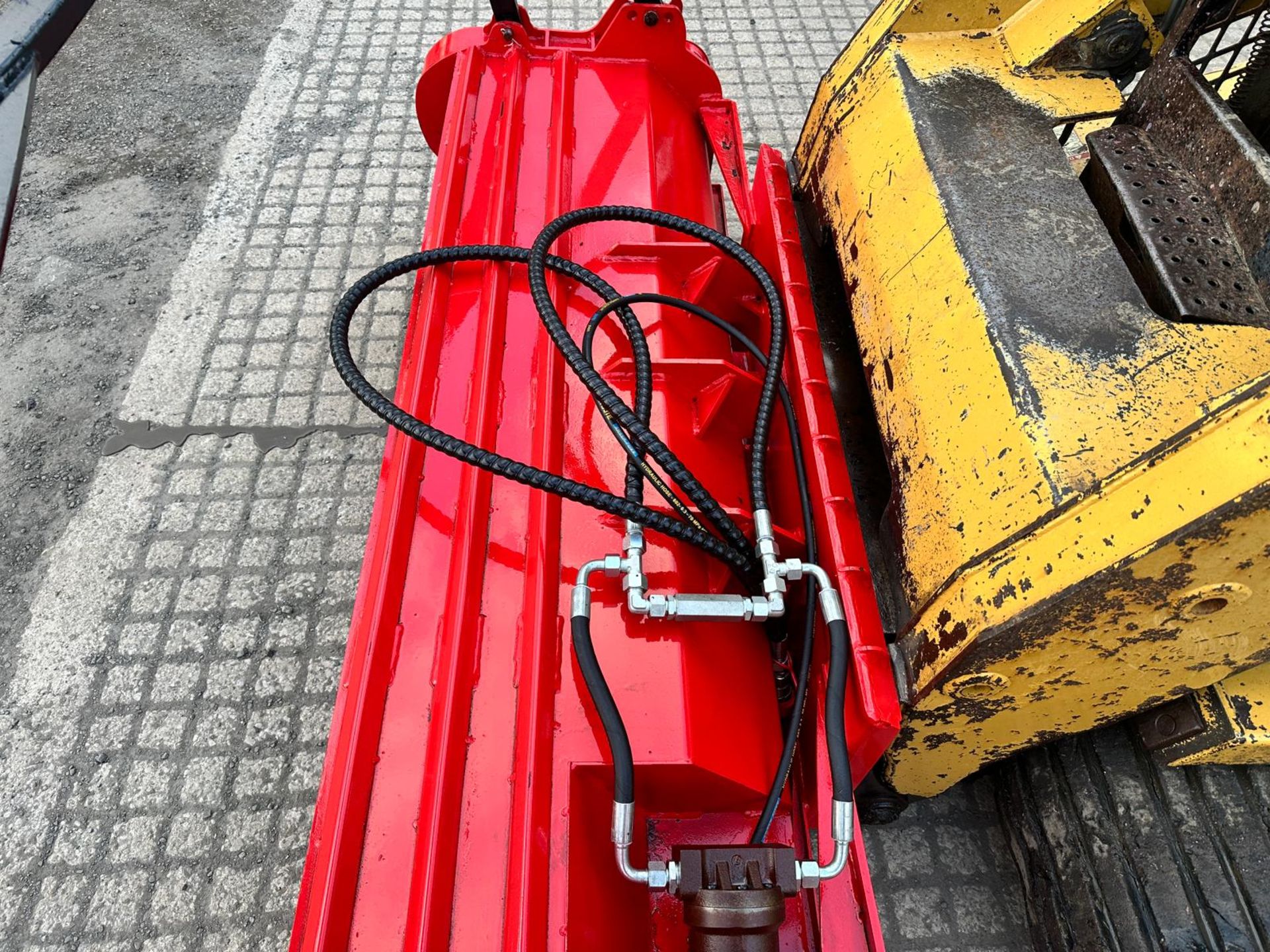 NEW/UNUSED 2024 72î HEAVY DUTY FORESTRY MULCHER *PLUS VAT* - Image 5 of 11