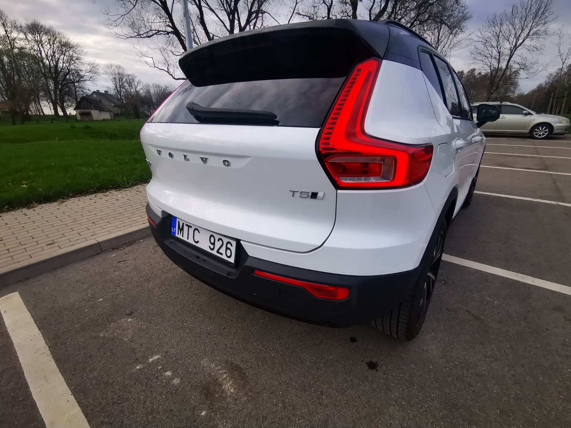 2021 VOLVO XC40 WHITE SUV ESTATE *NO VAT* - Image 6 of 17