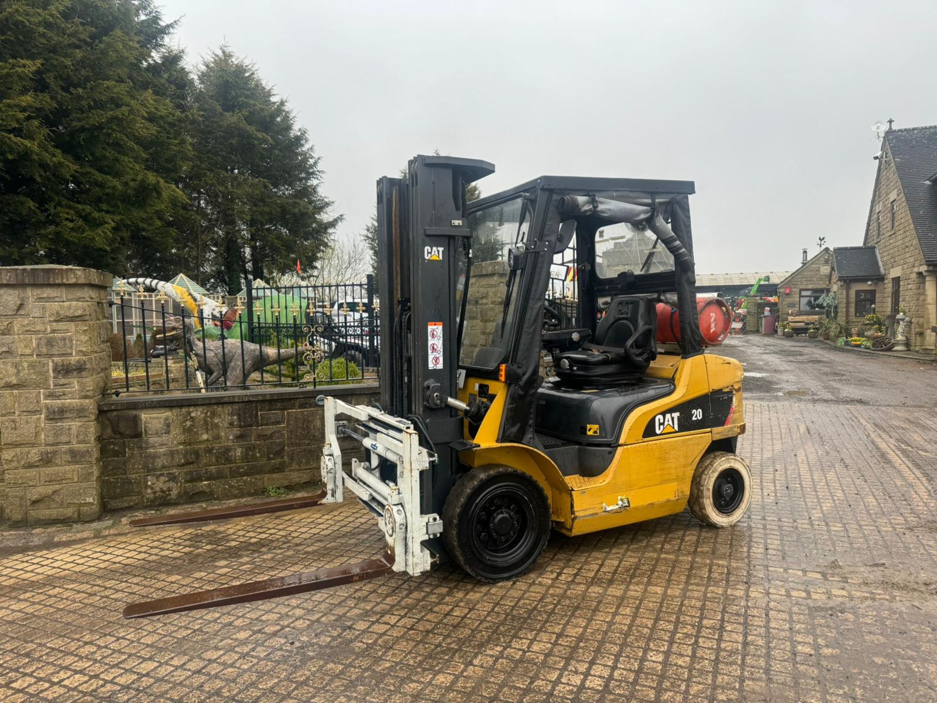 2018 CAT GP20NT 2 TON FORKLIFT *PLUS VAT* - Image 3 of 17