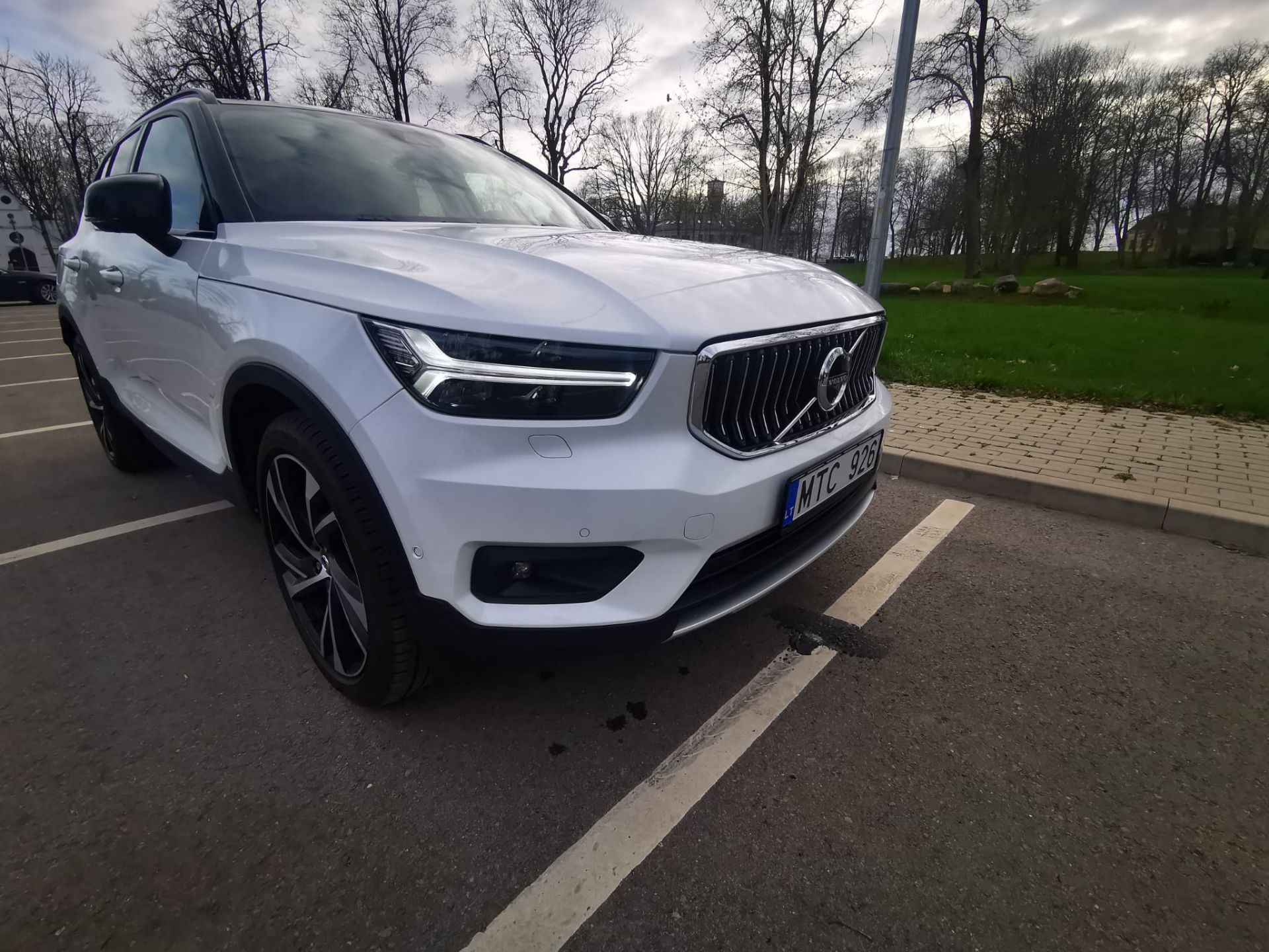 2021 VOLVO XC40 WHITE SUV ESTATE *NO VAT* - Image 3 of 17