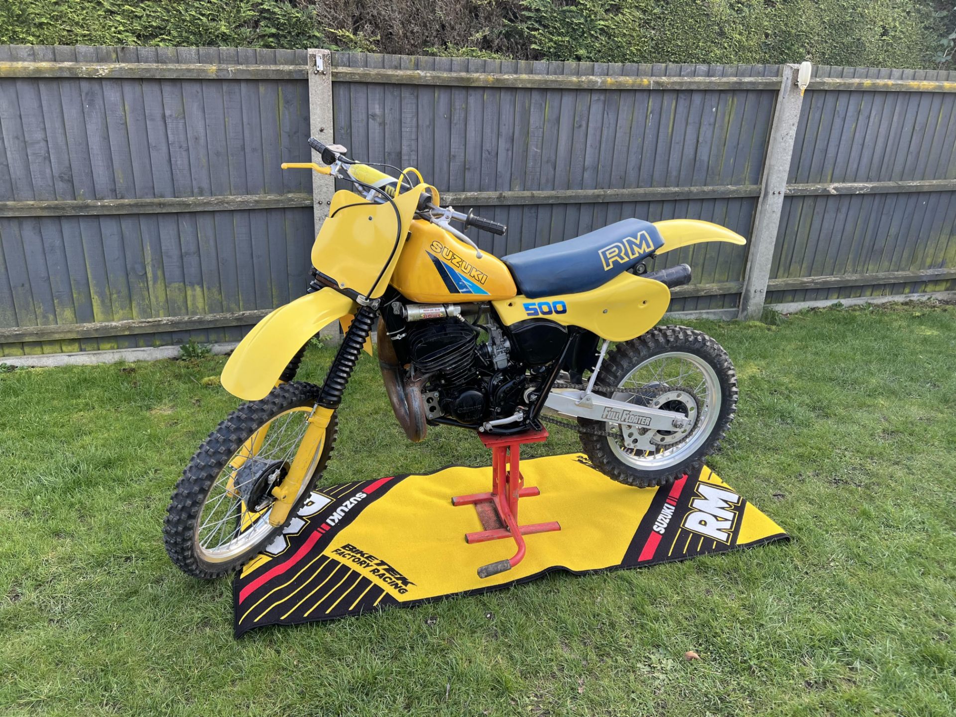 Super Rare 1983 Suzuki RM 500 2 Stroke Air Hammer Motorcross Bike in Original Condition *NO VAT* - Image 2 of 5