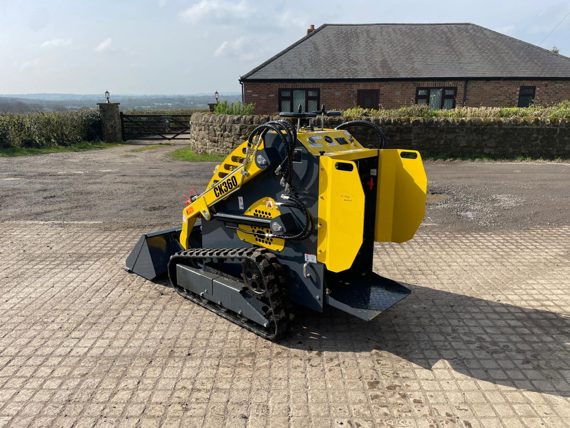 NEW/UNUSED 2024 CAPTOK CK360 COMPACT TRACKED SKIDSTEER LOADER *PLUS VAT* - Image 3 of 16