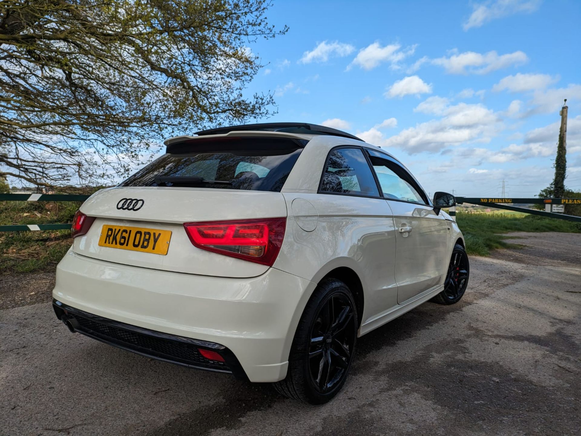 2011 AUDI A1 S LINE TDI WHITE HATCHBACK *NO VAT* - Image 10 of 26