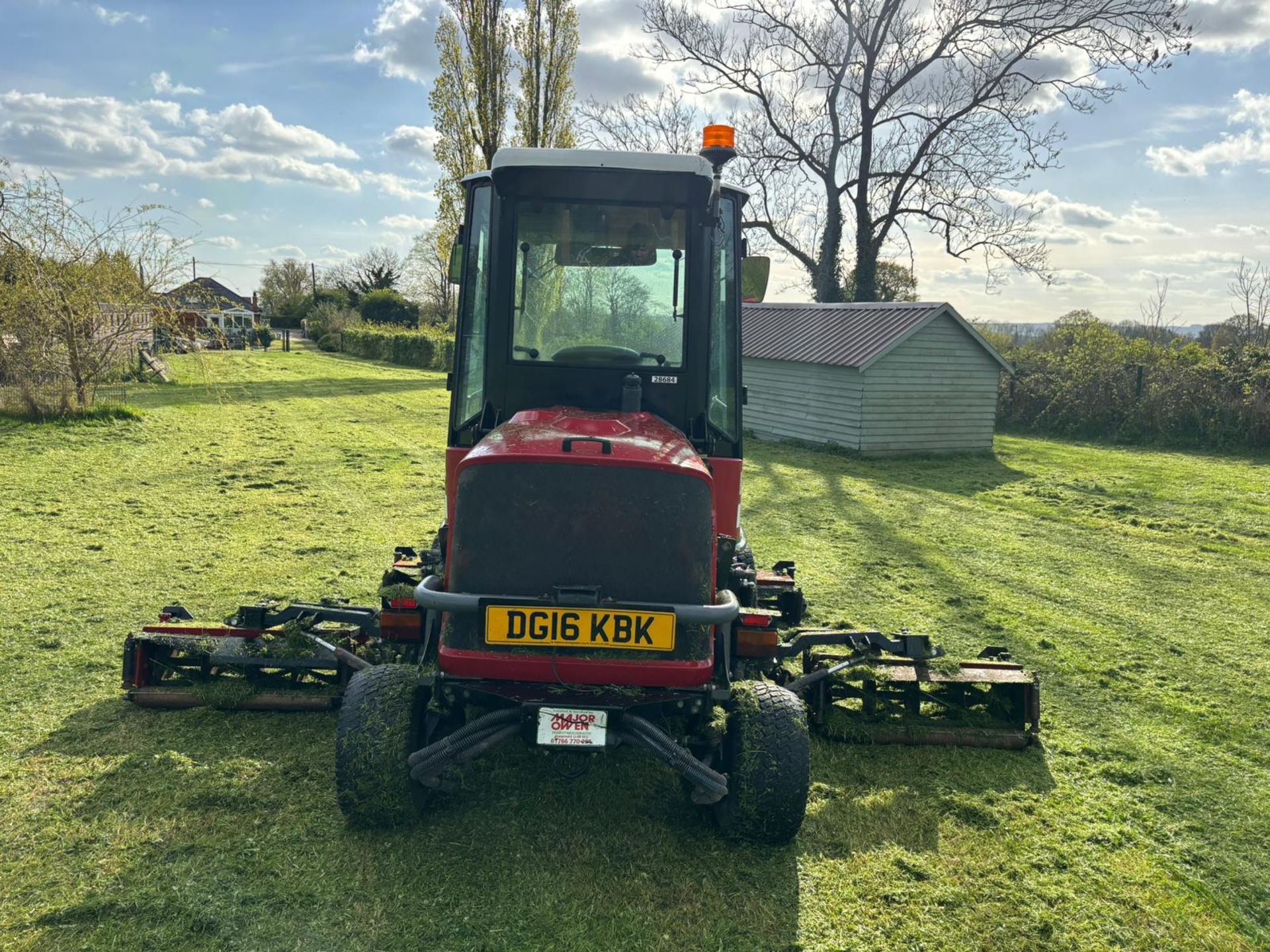 2016 TORO T4240 4WD 5 GANG RIDE ON CYLINDER MOWER *PLUS VAT* - Image 9 of 16