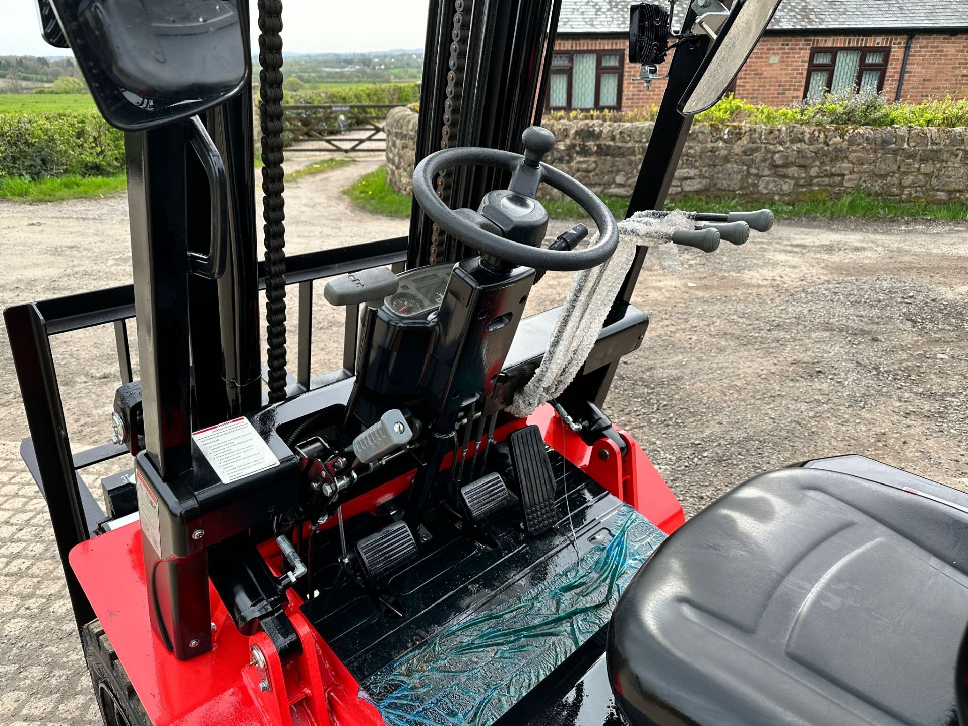 NEW/UNUSED 2023 LCCM CPCD30 3 TON DIESEL FORKLIFT *PLUS VAT* - Image 16 of 17