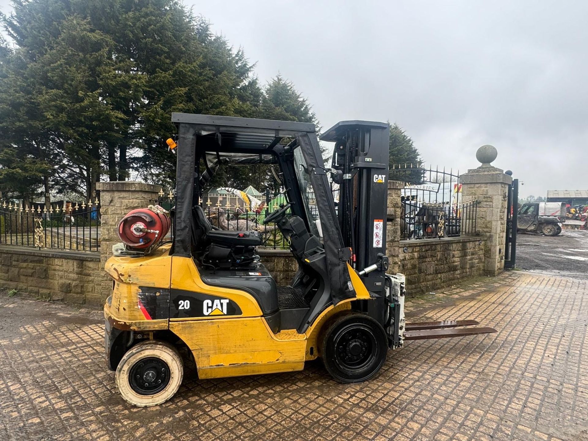 2018 CAT GP20NT 2 TON FORKLIFT *PLUS VAT* - Image 12 of 17