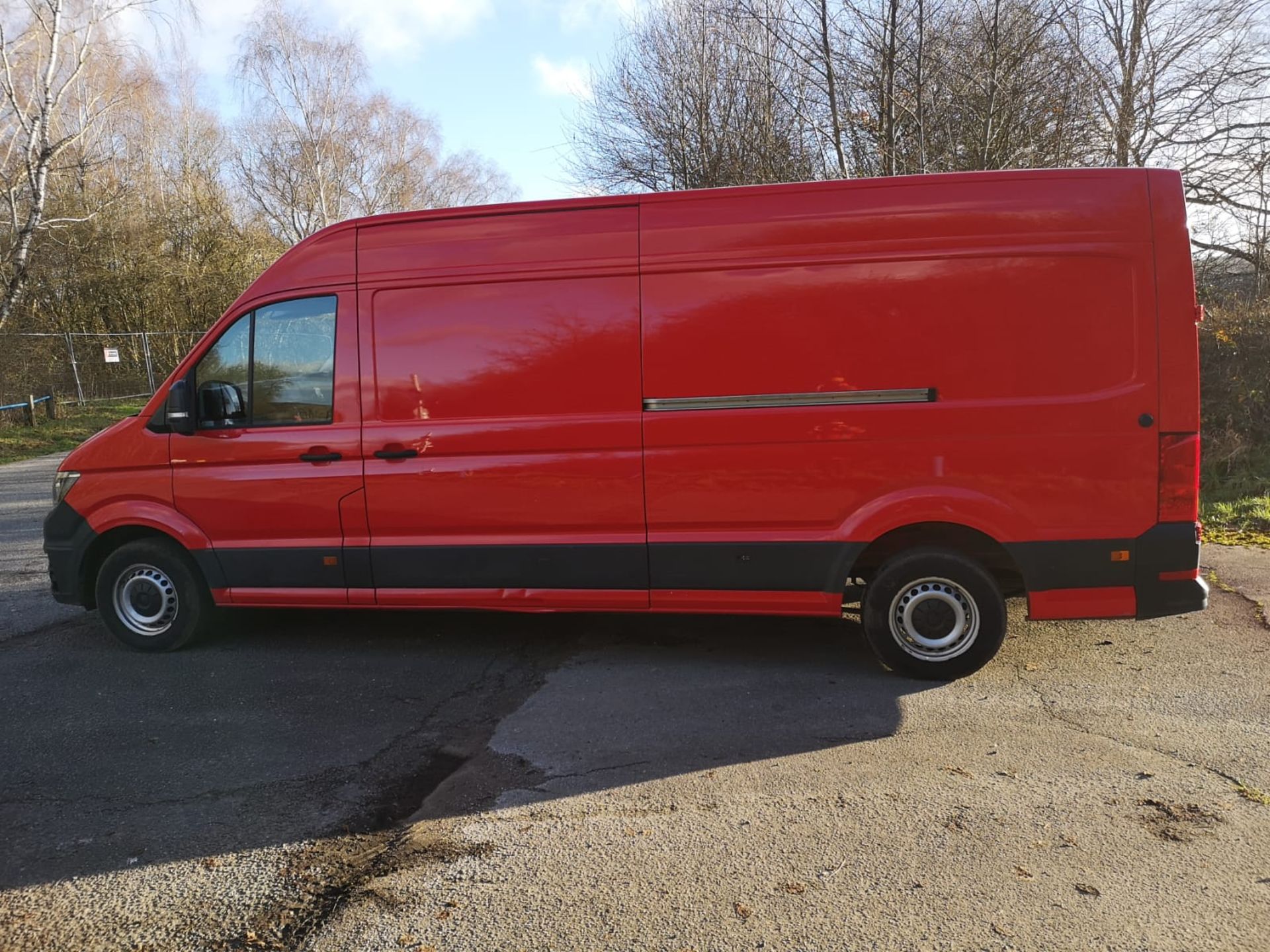 2019/19 REG VOLKSWAGEN CRAFTER CR35 STARTLINE TDI 2.0 DIESEL RED PANEL VAN, SHOWING 1 FORMER KEEPER - Image 3 of 13