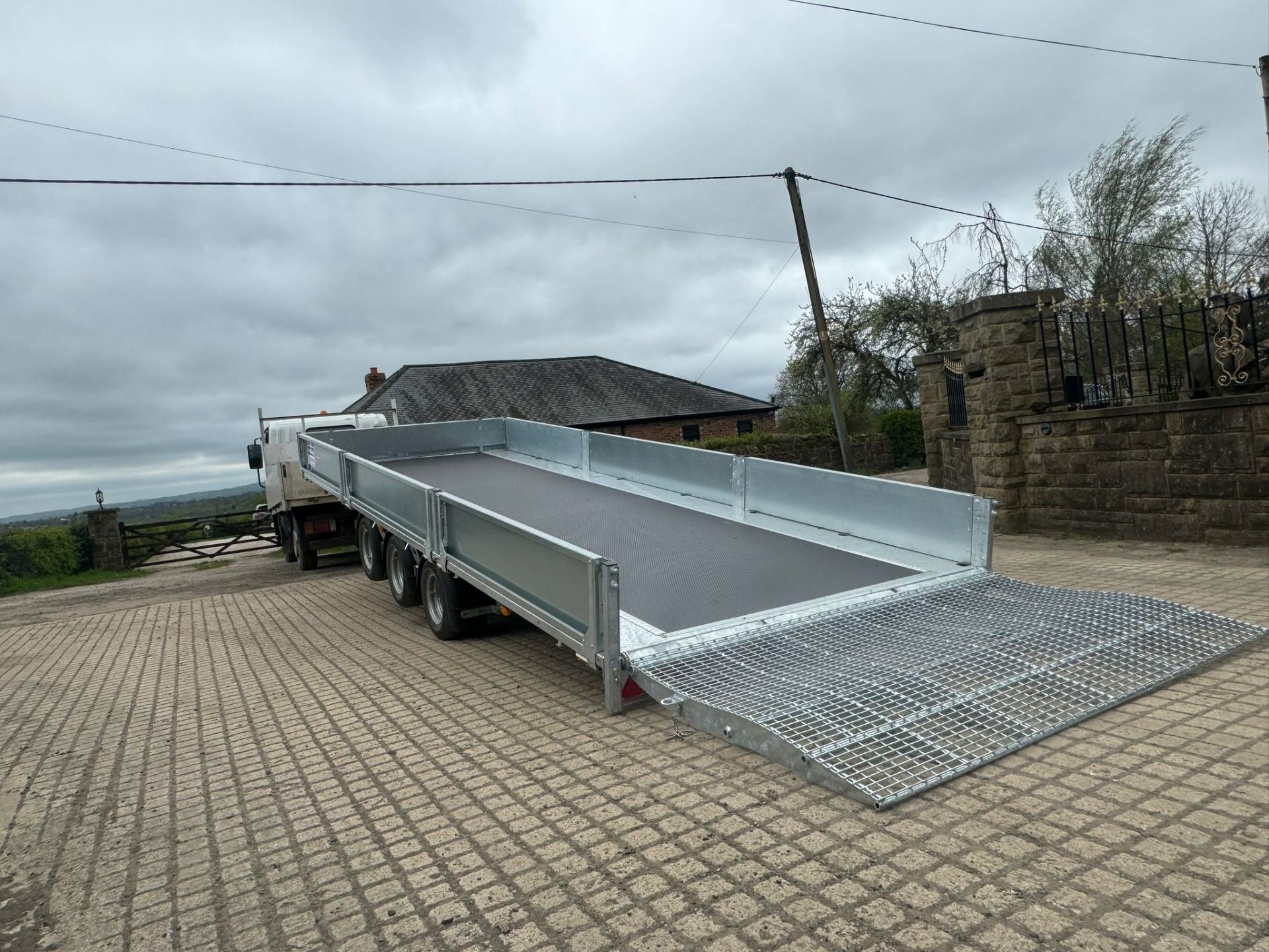 2024 ifor Williams 18ft Tri Axletilt Bed Trailer with Ramp *PLUS VAT* - Image 4 of 15