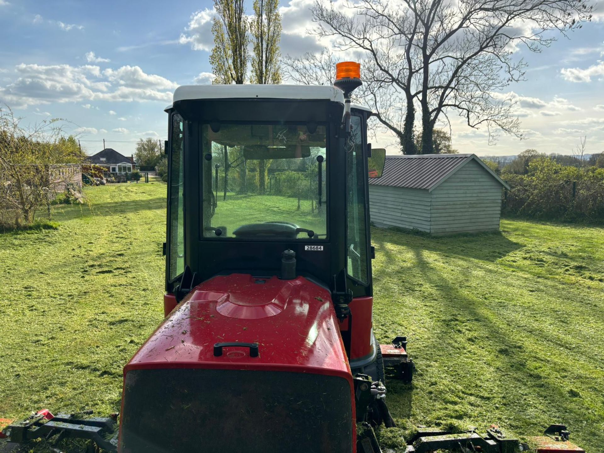 2016 TORO T4240 4WD 5 GANG RIDE ON CYLINDER MOWER *PLUS VAT* - Image 10 of 16