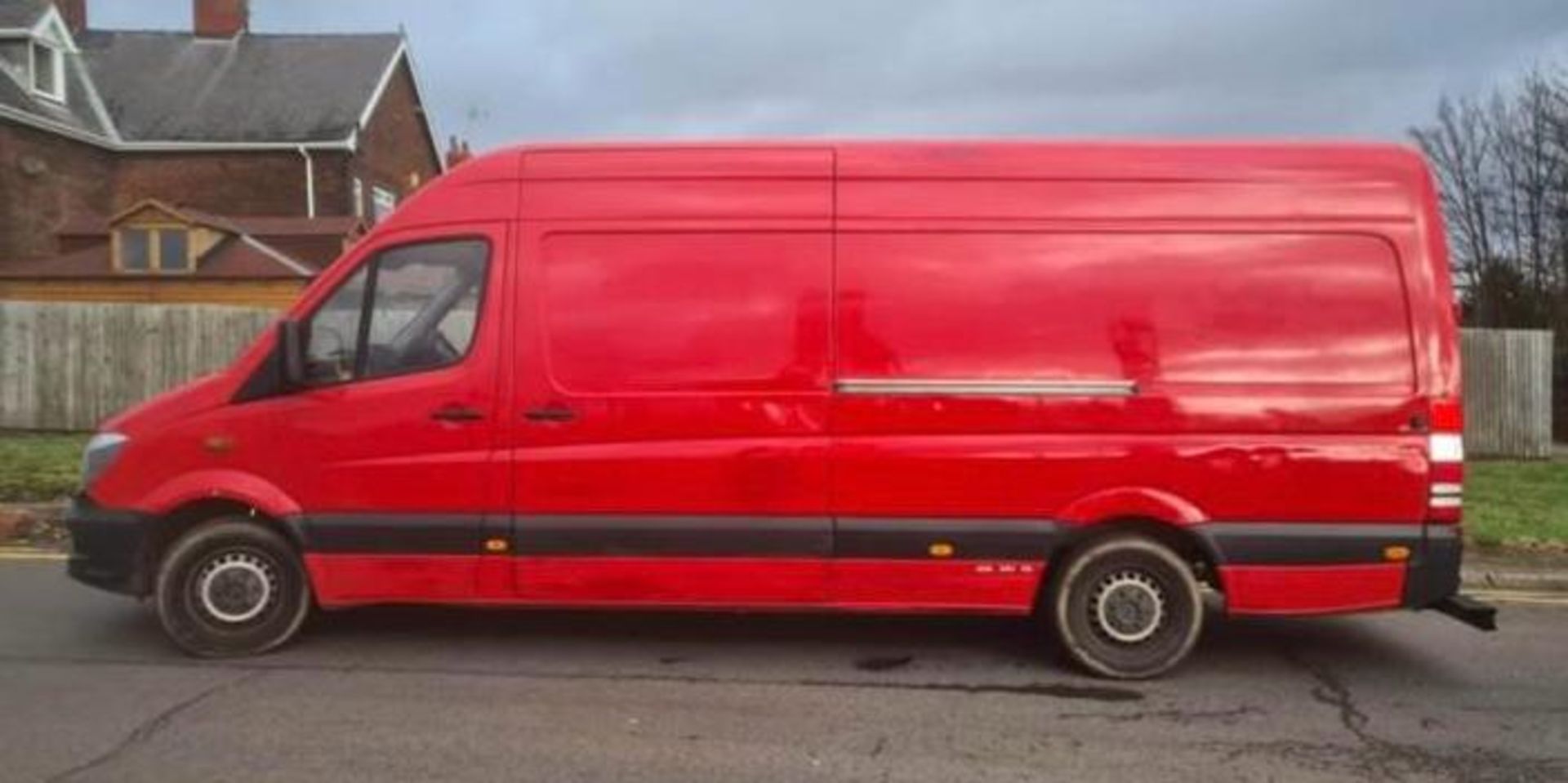 2013 MERCEDES-BENZ SPRINTER 310 CDI RED PANEL VAN *NO VAT* - Image 2 of 12