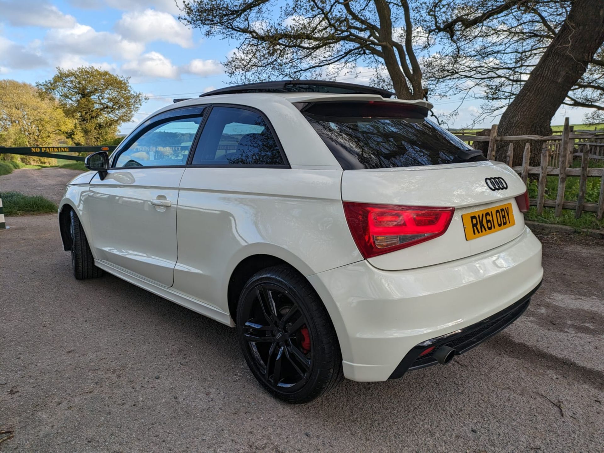 2011 AUDI A1 S LINE TDI WHITE HATCHBACK *NO VAT* - Image 7 of 26