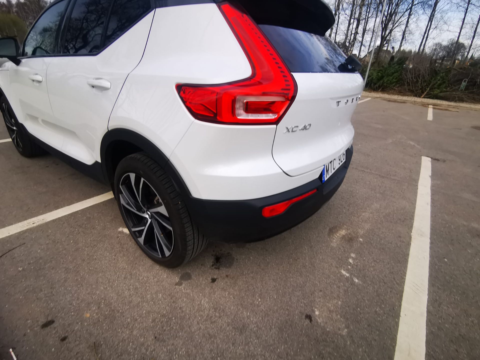 2021 VOLVO XC40 WHITE SUV ESTATE *NO VAT* - Image 7 of 17