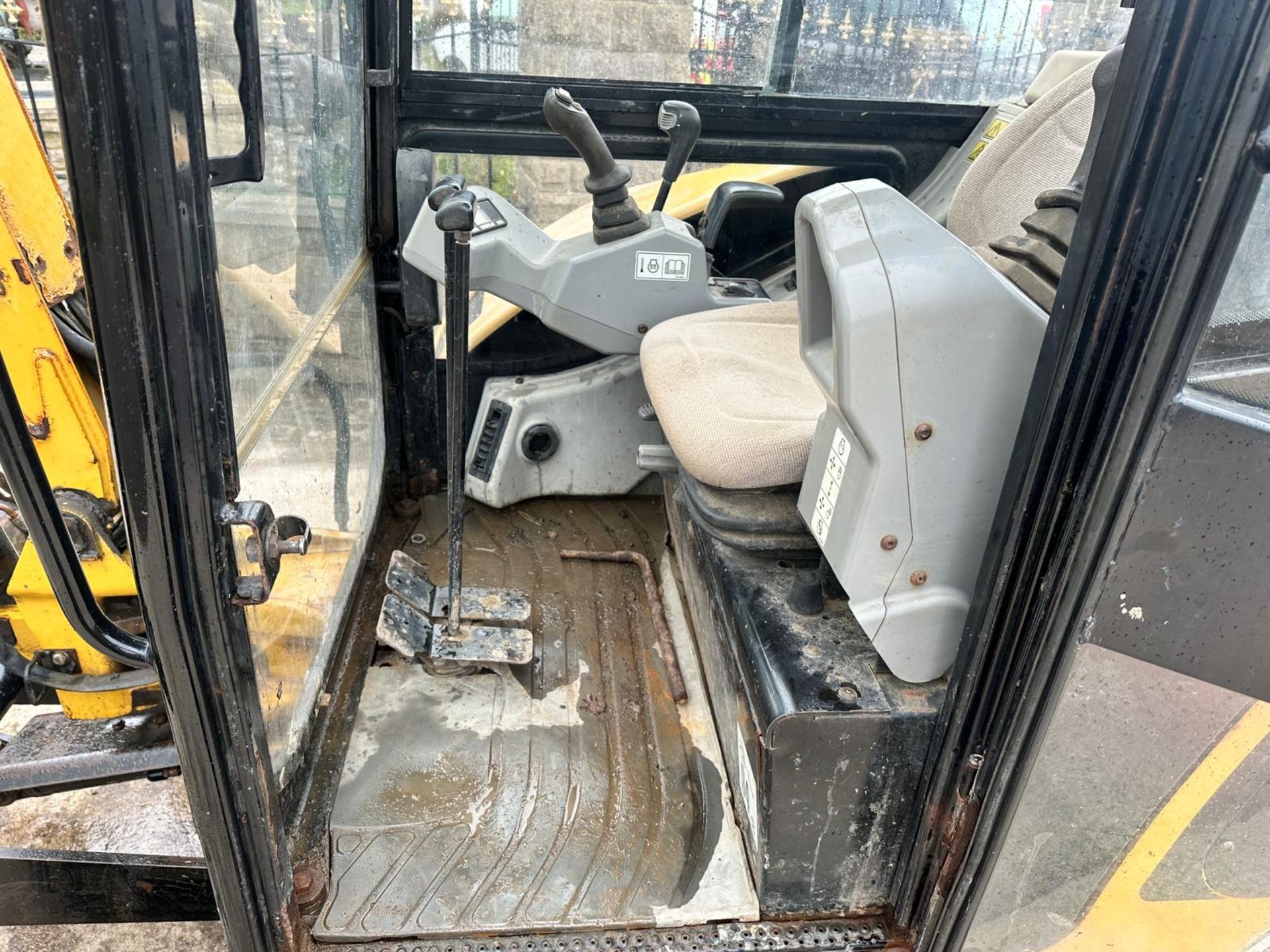 2012 Caterpillar 302.5C 2.8 Ton Mini Digger *PLUS VAT* - Bild 21 aus 28