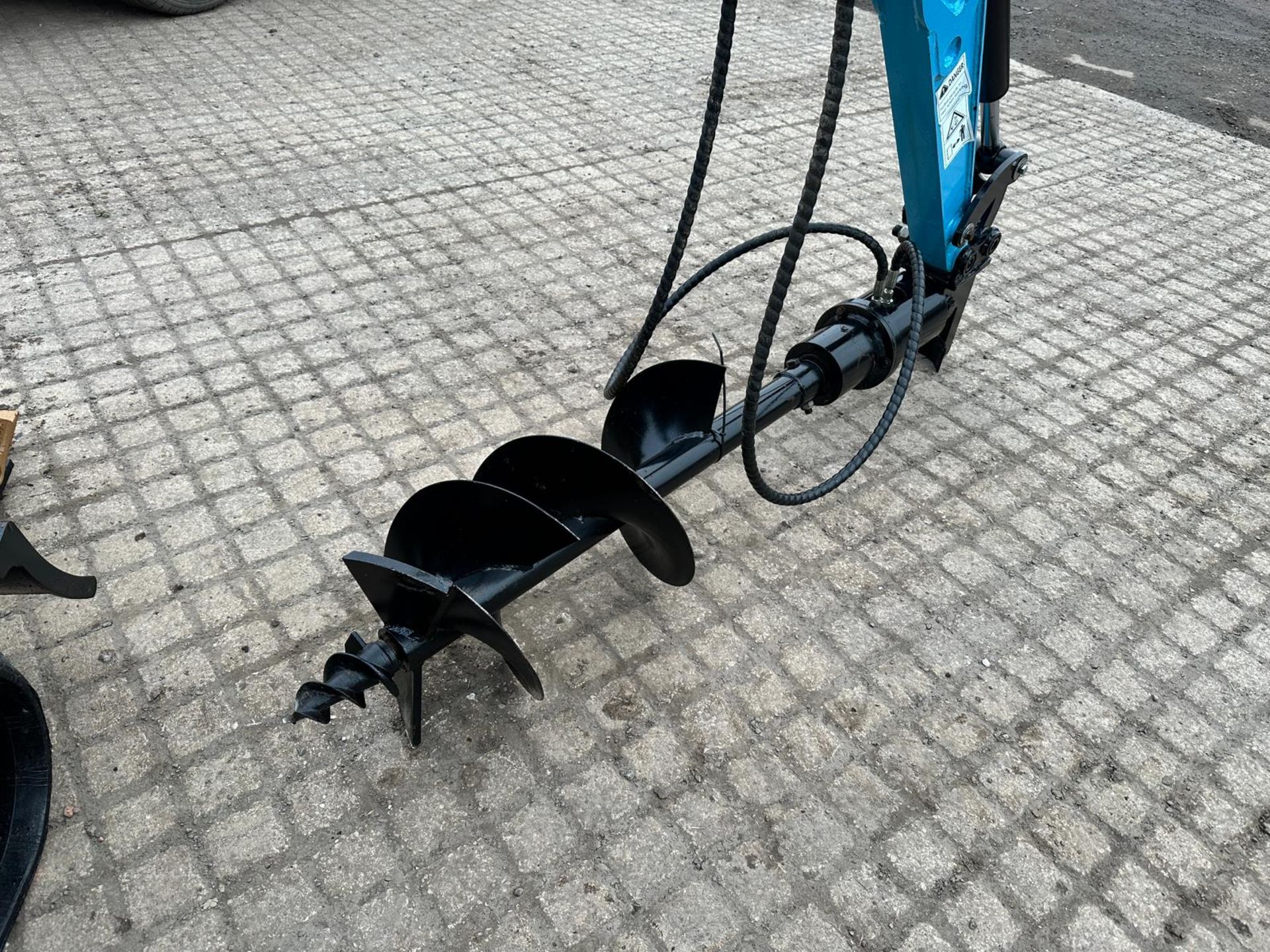 NEW/UNUSED HYDRAULIC POSTHOLE BORER AND 12î AUGER BIT *PLUS VAT* - Image 2 of 7