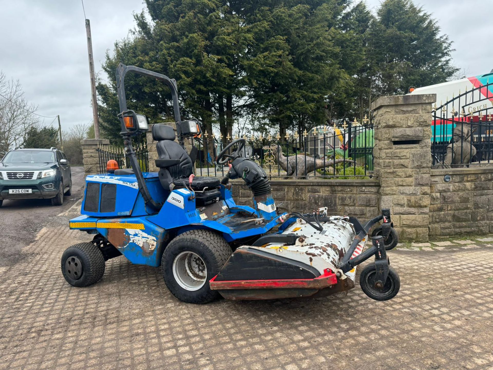 KILWORTH MA-TRA 300 RIDE ON FLAIL MOWER *PLUS VAT* - Image 2 of 9