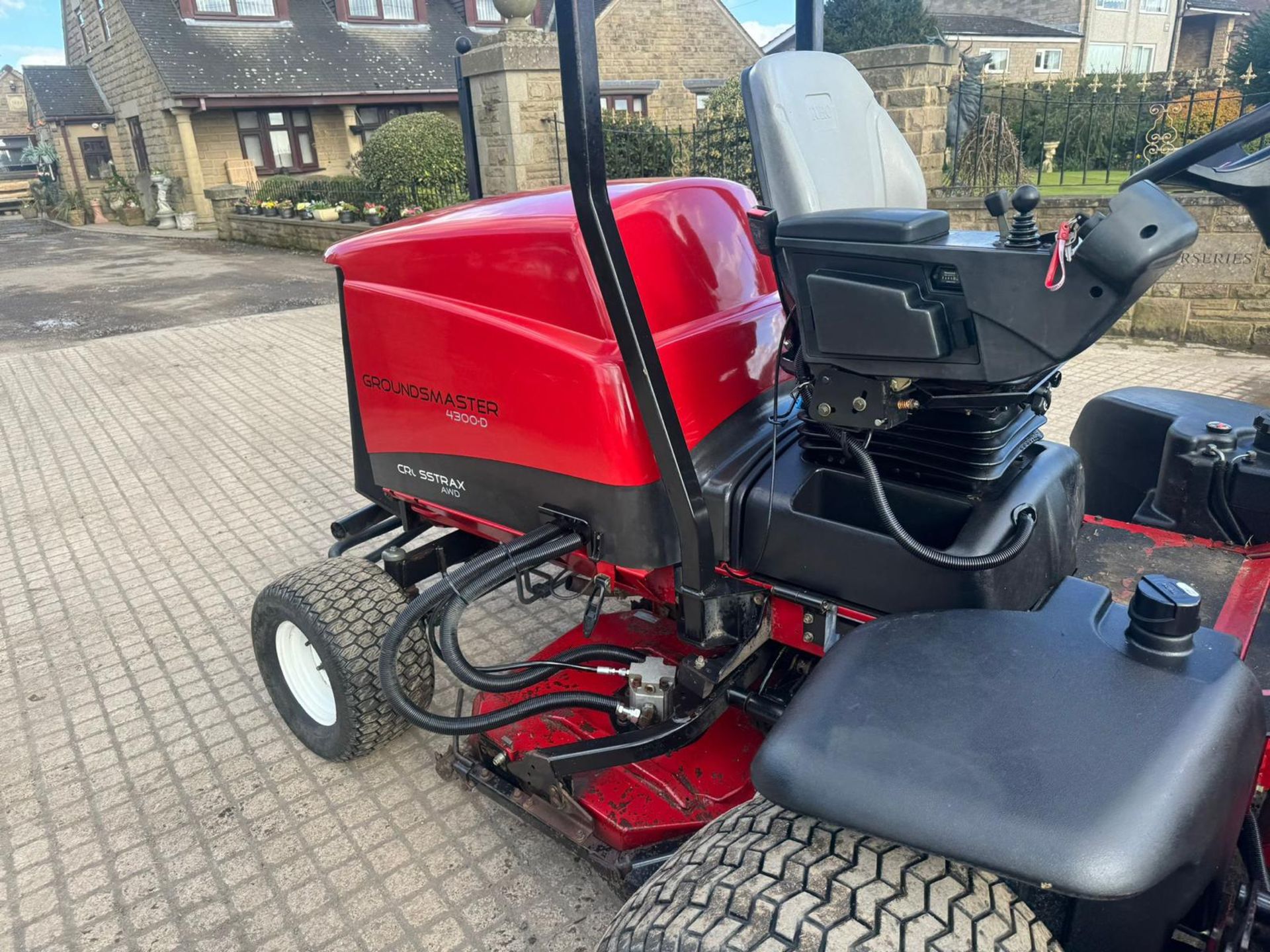 TORO 4300-D POD MOWER RIDE ON LAWN MOWER *PLUS VAT* - Image 12 of 18