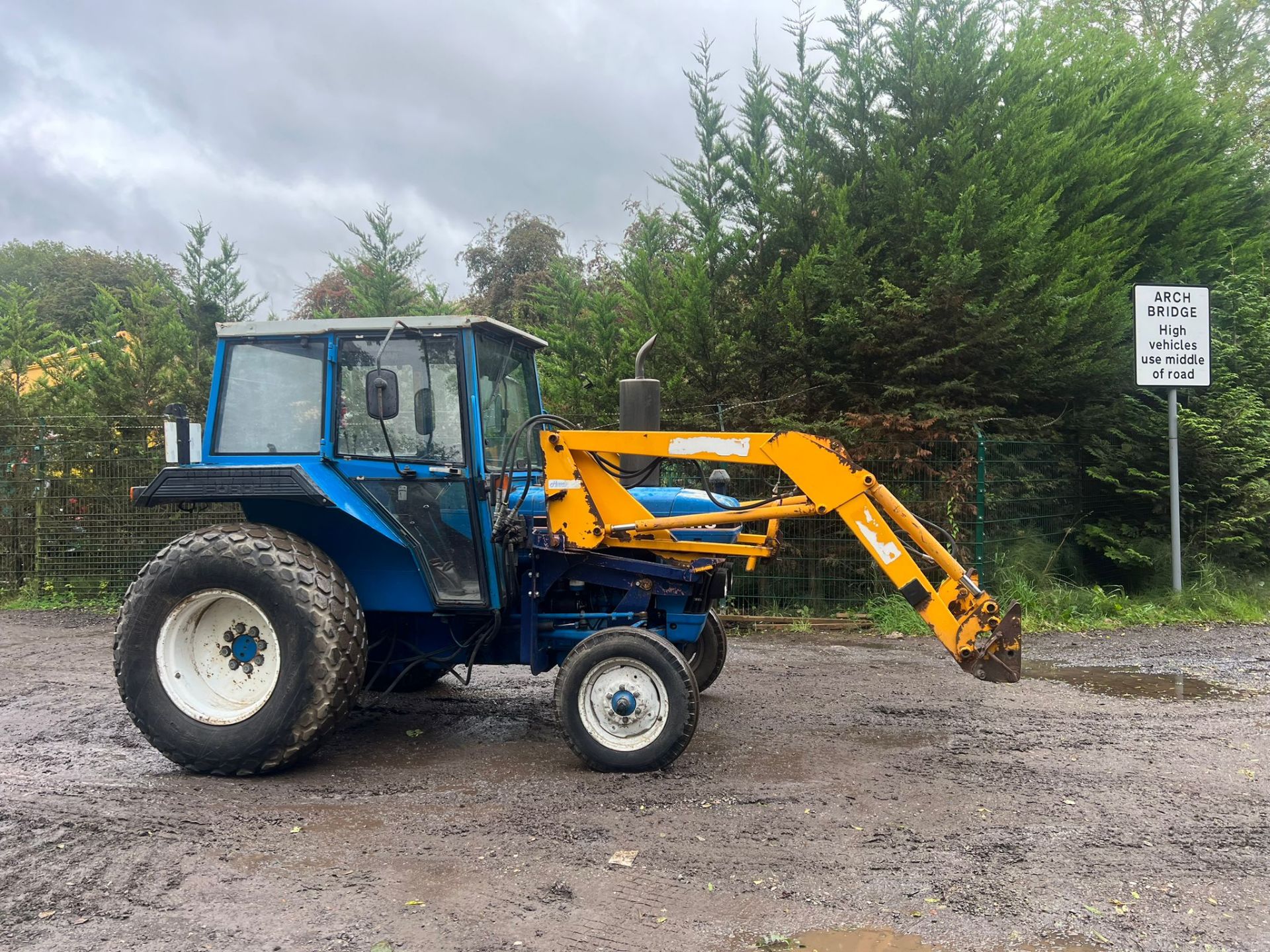 FORD 4110 54HP TRACTOR WITH BOMFORD LOADER *PLUS VAT* - Image 2 of 15