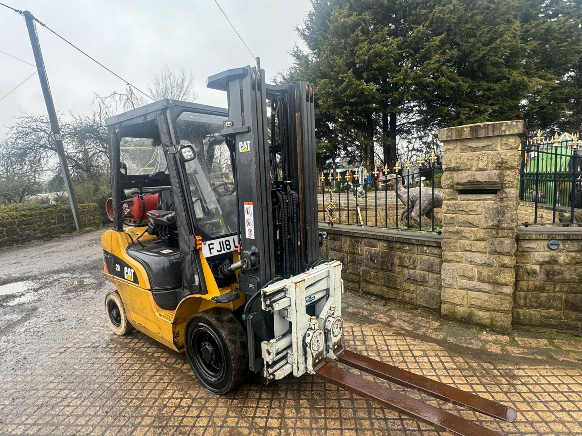 2018 CAT GP20NT 2 TON FORKLIFT *PLUS VAT* - Image 10 of 17