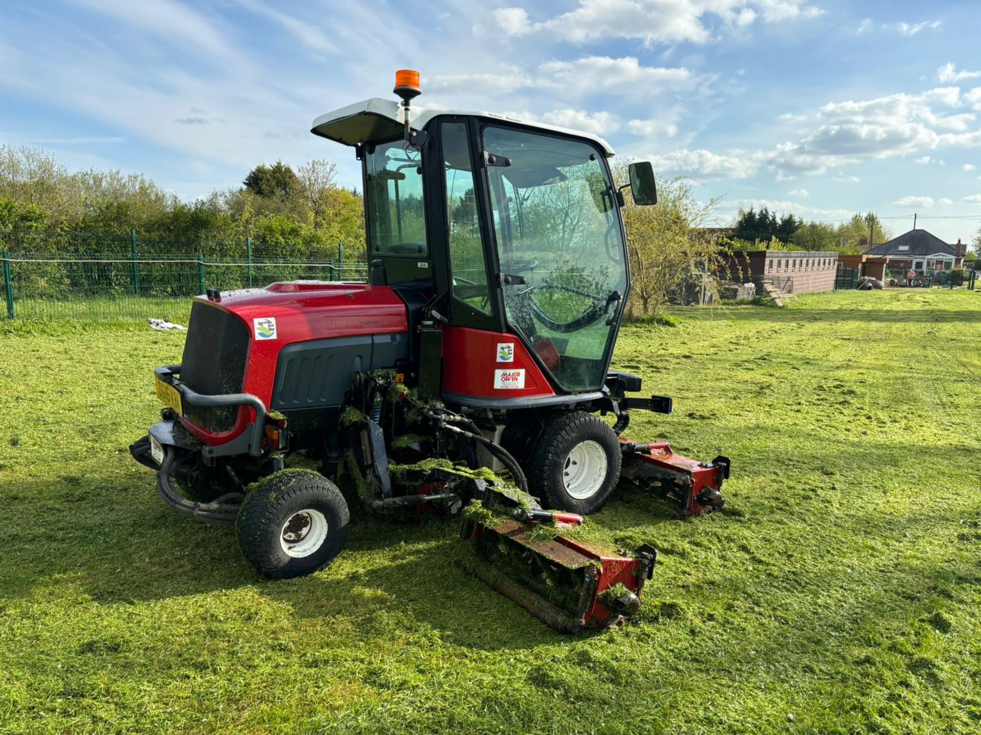 2016 TORO T4240 4WD 5 GANG RIDE ON CYLINDER MOWER *PLUS VAT* - Image 8 of 16