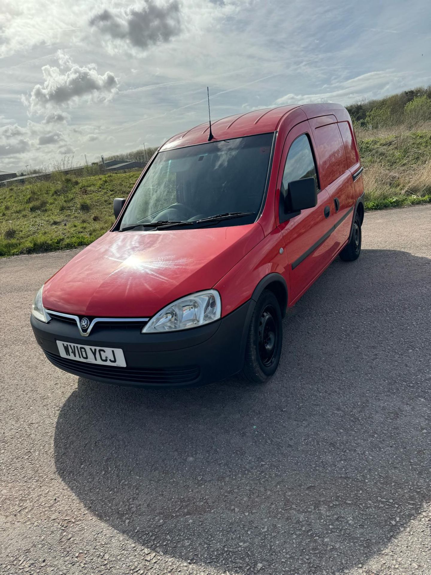 2010/10 REG VAUXHALL COMBO 1700 CDTI 1.2 DIESEL RED PANEL VAN, SHOWING 1 FORMER KEEPER *NO VAT* - Image 2 of 8