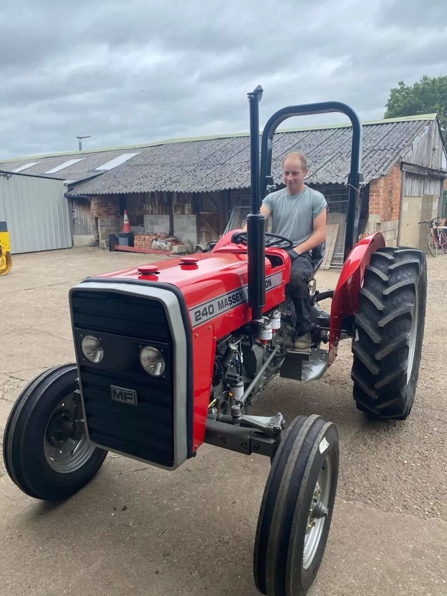 Massey Ferguson 240 Tractor *NO VAT* - Image 2 of 15