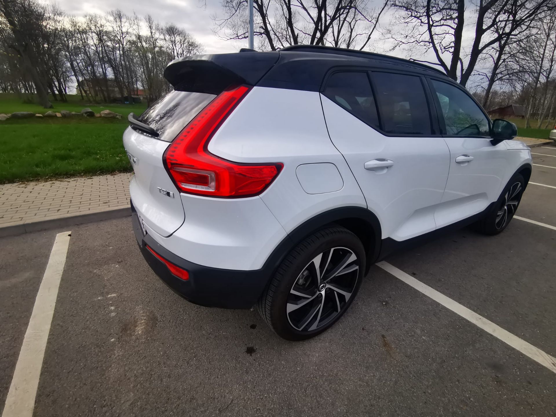 2021 VOLVO XC40 WHITE SUV ESTATE *NO VAT* - Image 5 of 17