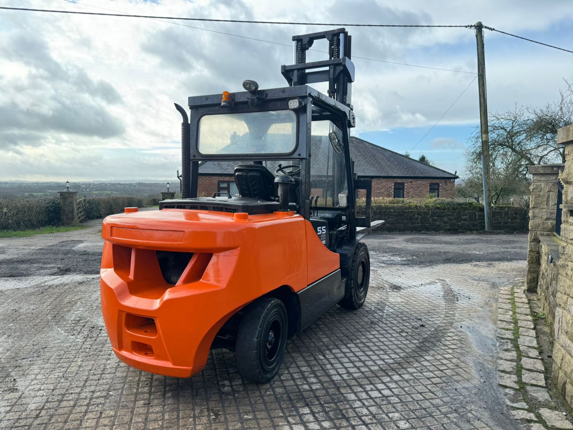 2017 DOOSAN D55C-5 FORKTRUCK 5.5 TON DIESEL FORKLIFT *PLUS VAT* - Image 3 of 14