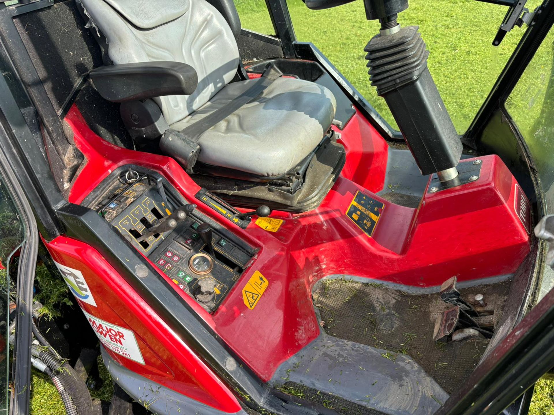 2016 TORO T4240 4WD 5 GANG RIDE ON CYLINDER MOWER *PLUS VAT* - Image 14 of 16