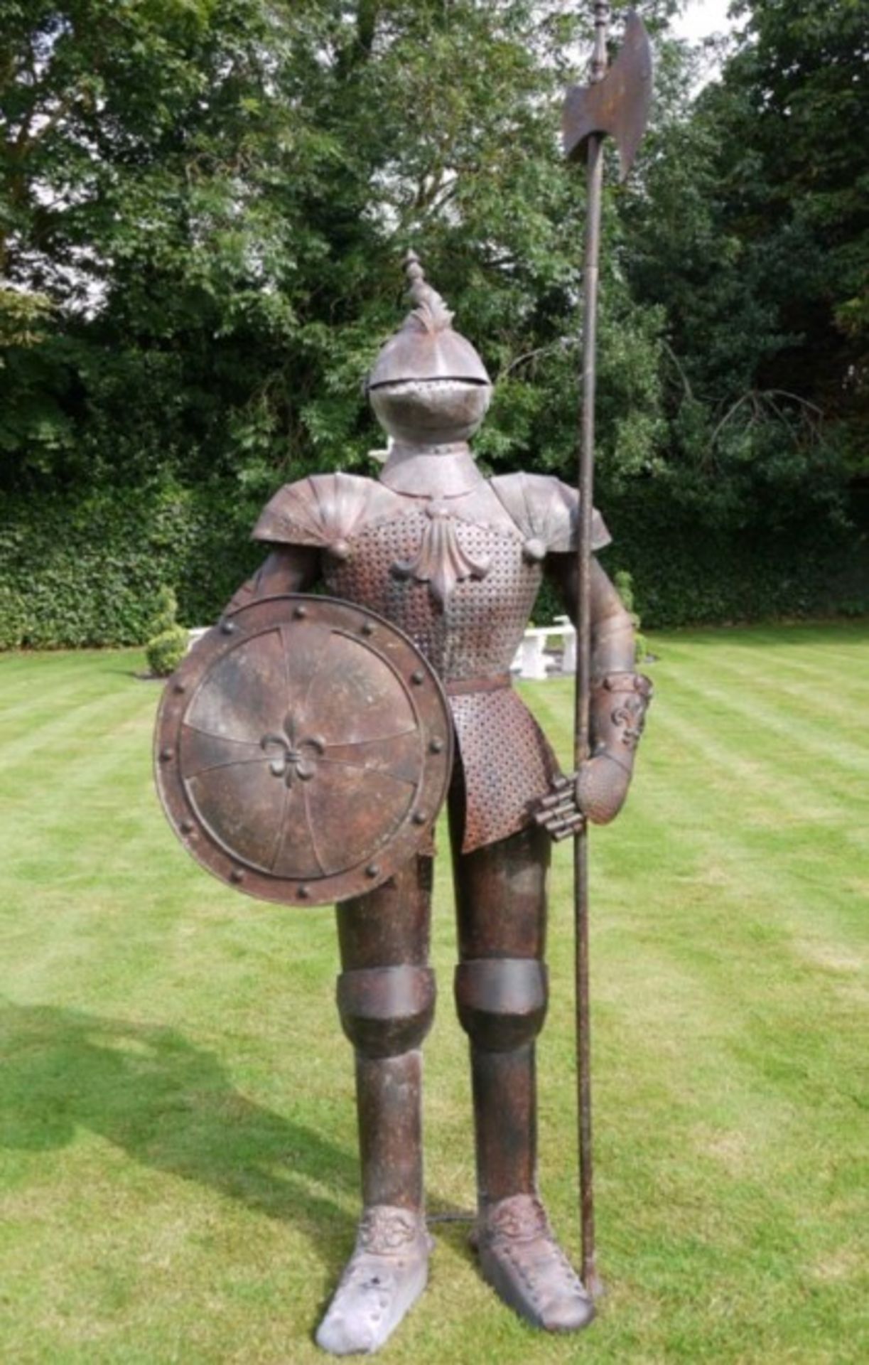 SUIT OF ARMOUR 8ft HIGH TO TIP OF STAFF- LARGE *PLUS VAT*