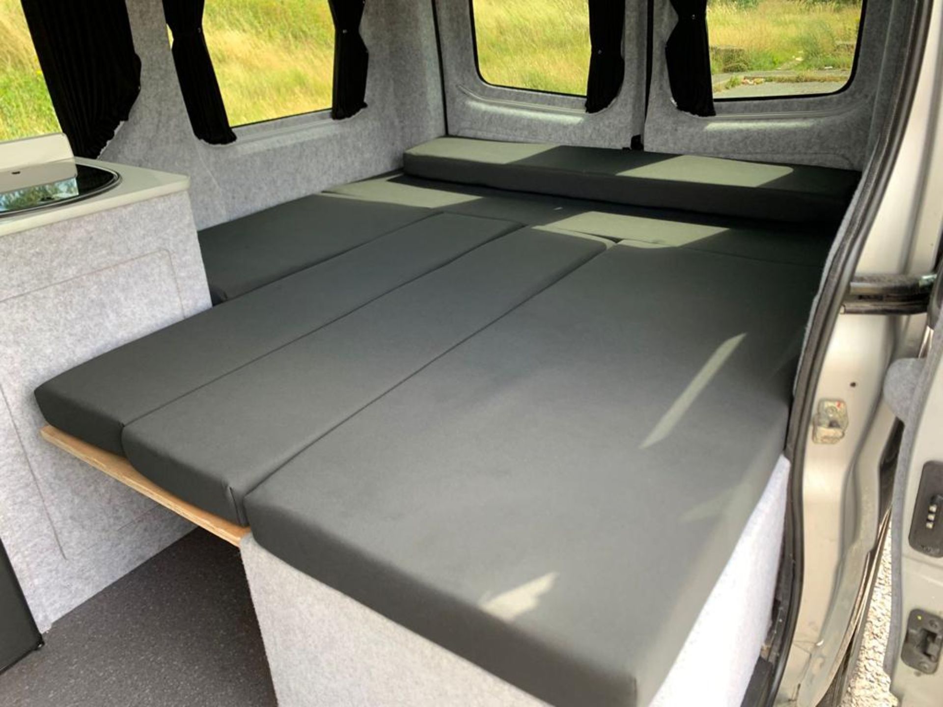 2013/63 REG VAUXHALL VIVARO 2700 CDTI ECOFLEX 89 SWB CAMPERVAN / MOTORHOME, SHOWING 1 FORMER KEEPER - Image 5 of 34