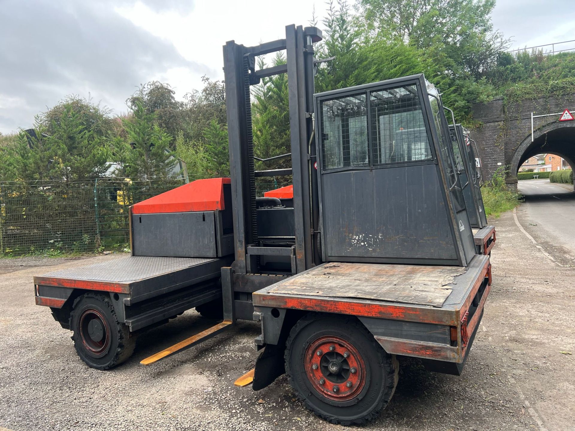 LINDI S40 SIDE LOADER FORKLIFT *PLUS VAT* - Image 4 of 14