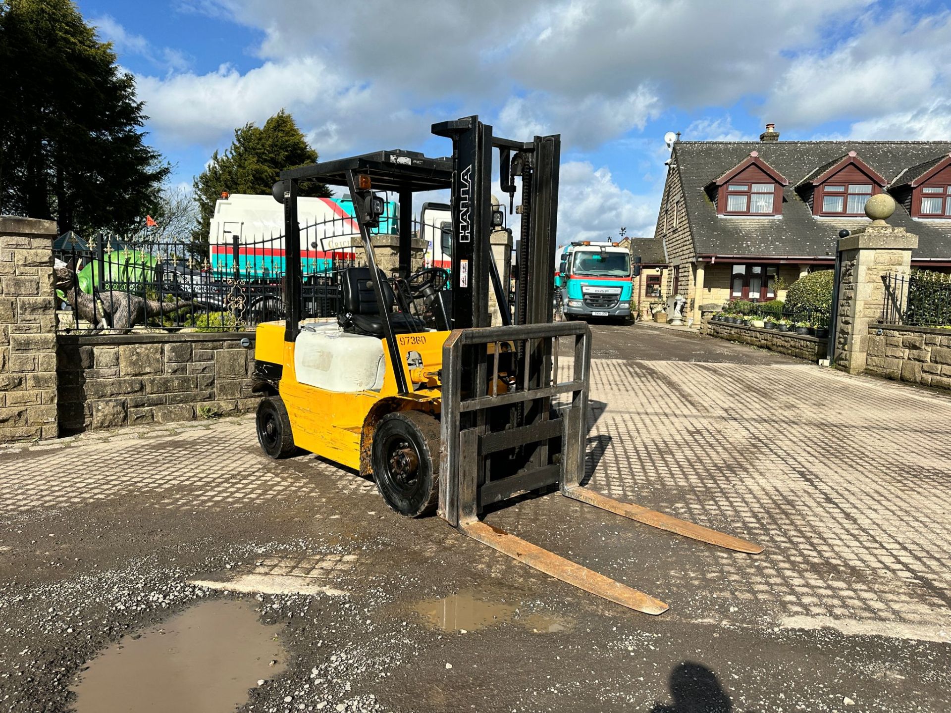 HALLA HDF25 2.5 TON DIESEL FORKLIFT *PLUS VAT*