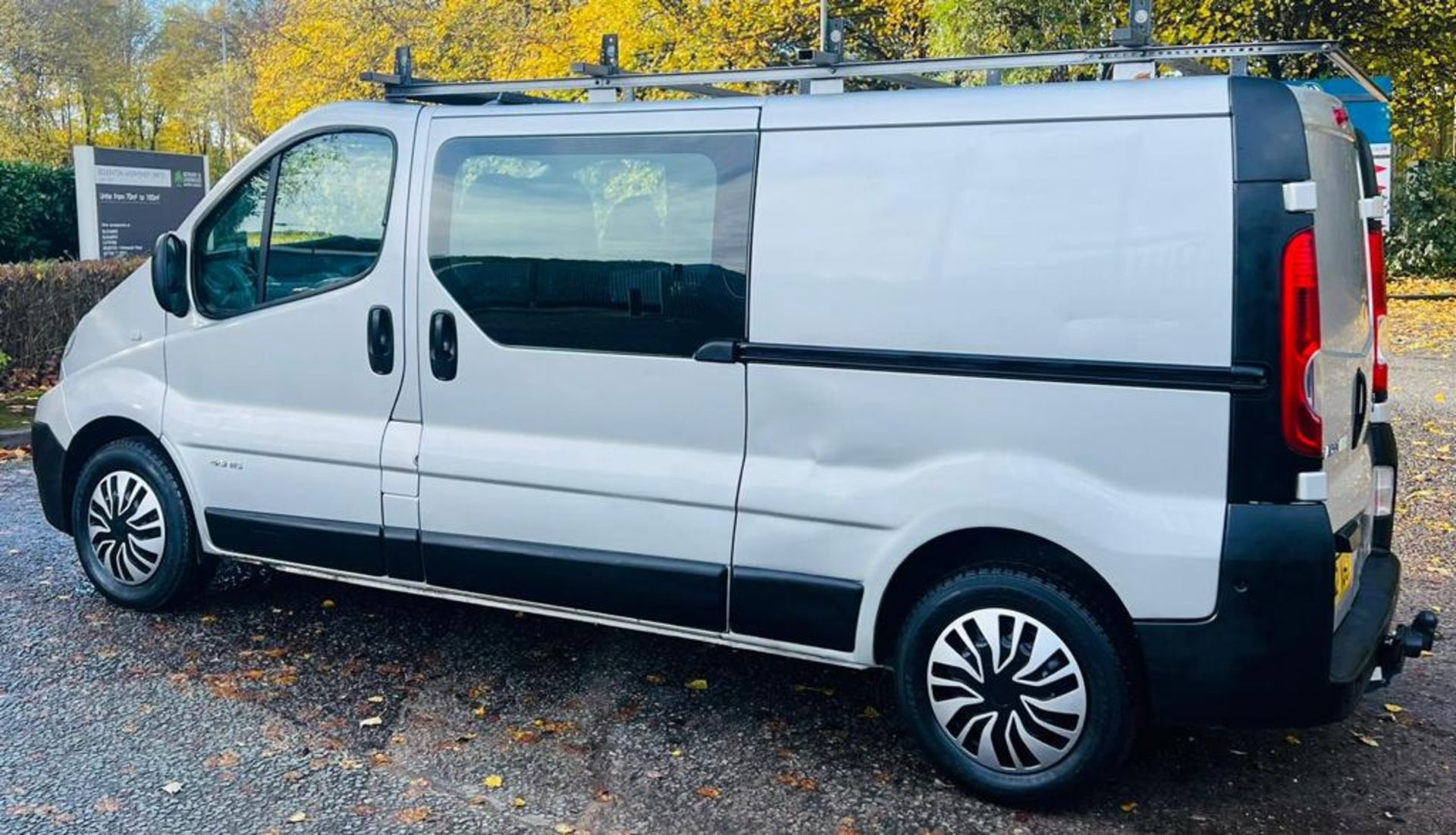 2012 RENAULT TRAFIC LL29 DCI SILVER PANEL VAN *NO VAT* - Image 4 of 16