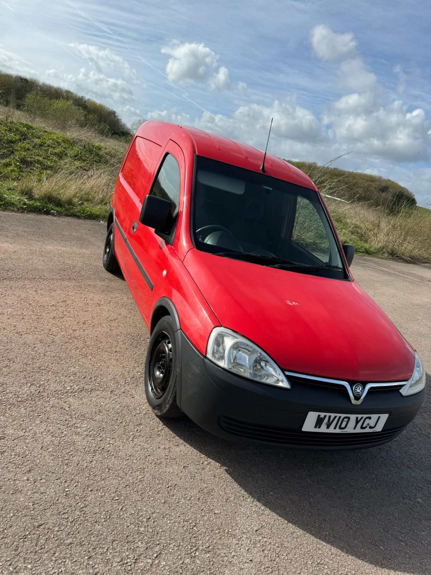 2010/10 REG VAUXHALL COMBO 1700 CDTI 1.2 DIESEL RED PANEL VAN, SHOWING 1 FORMER KEEPER *NO VAT*