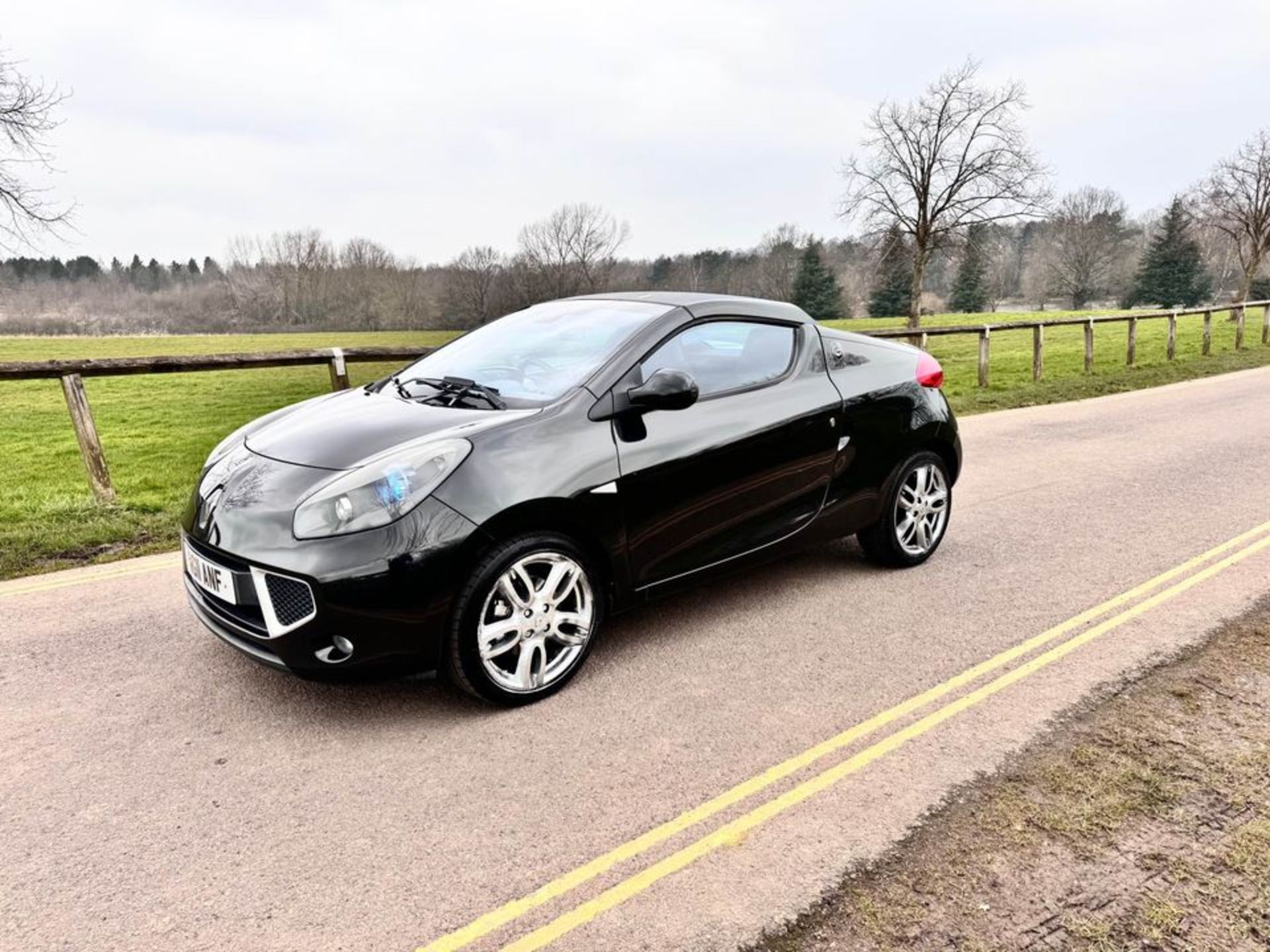 2011 RENAULT WIND ROADSTER GT LINE TCE BLACK CONVERTIBLE *NO VAT* - Image 5 of 13