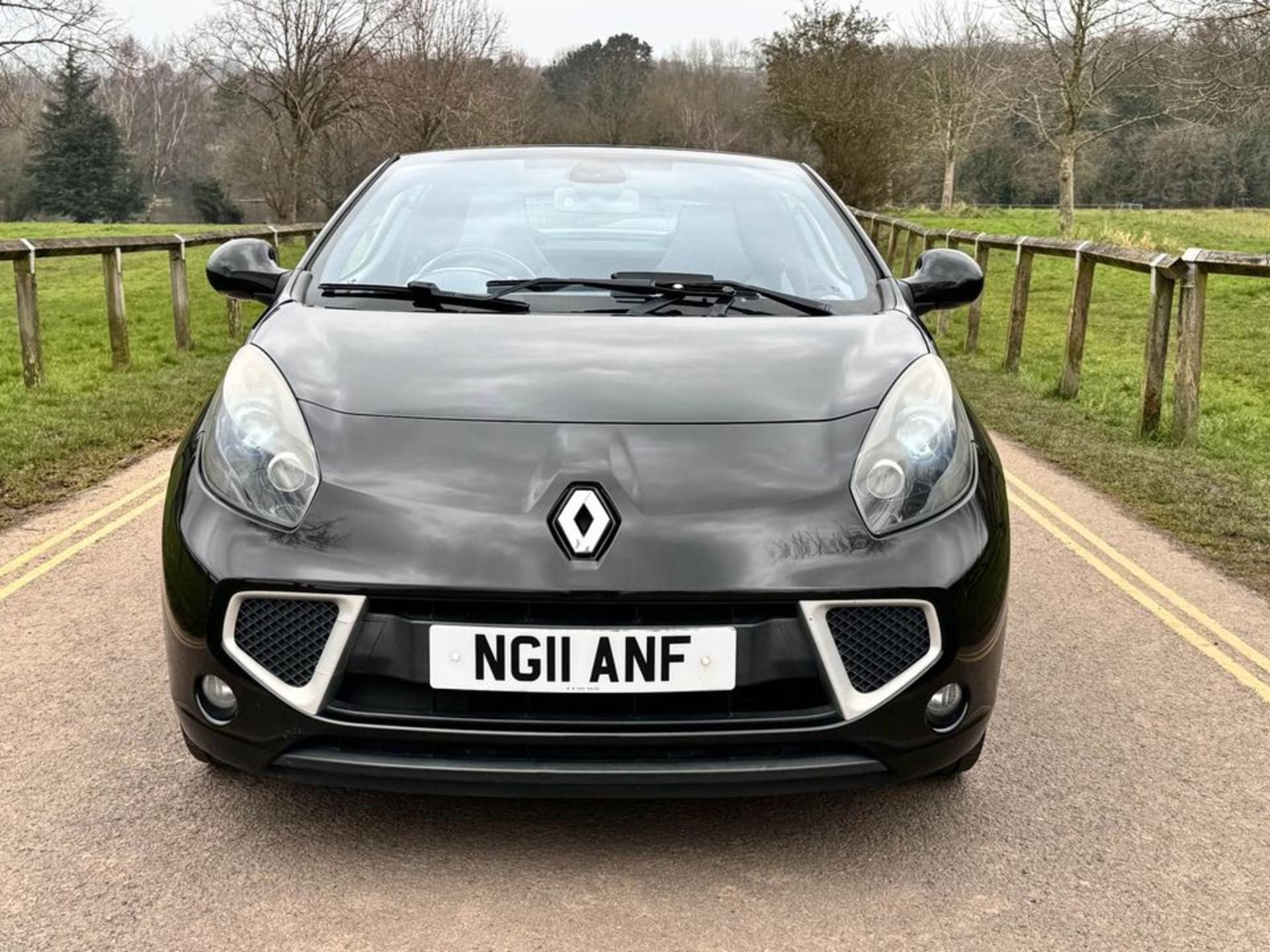 2011 RENAULT WIND ROADSTER GT LINE TCE BLACK CONVERTIBLE *NO VAT* - Image 3 of 13