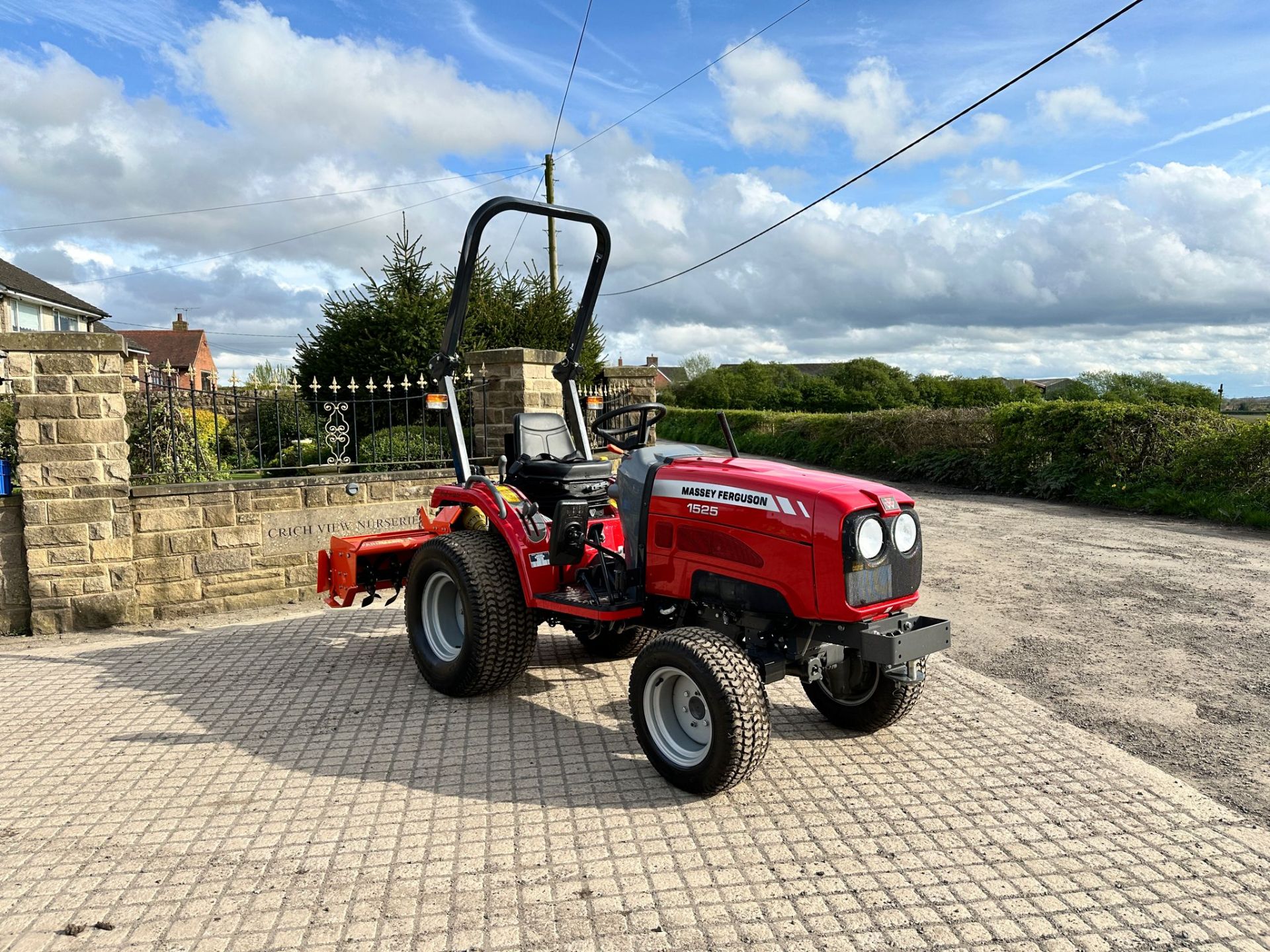 MASSEY FERGUSON 1525 25HP 4WD COMPACT TRACTOR WITH FARM MASTER RT135 1.35 METRE ROTAVATOR *PLUS VAT* - Image 2 of 15