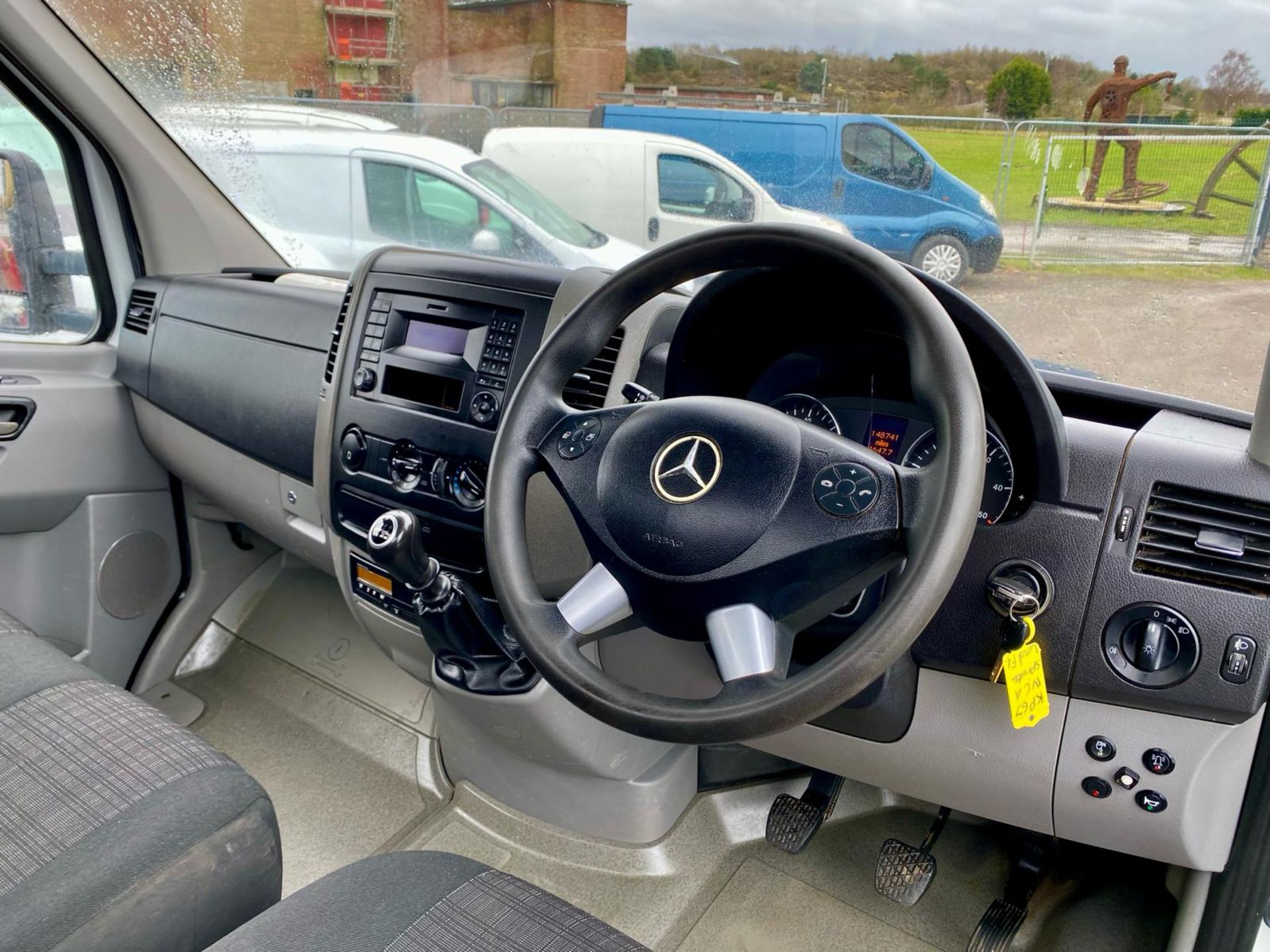 2017 MERCEDES-BENZ SPRINTER 314CDI WHITE CHASSIS CAB - DROPSIDE LORRY WITH TAIL LIFT *NO VAT* - Image 14 of 20