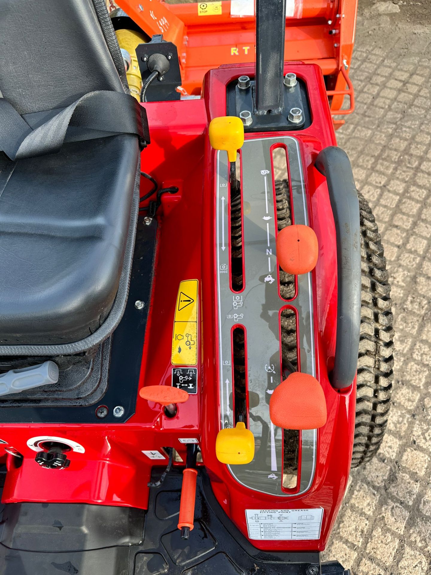 MASSEY FERGUSON 1525 25HP 4WD COMPACT TRACTOR WITH FARM MASTER RT135 1.35 METRE ROTAVATOR *PLUS VAT* - Bild 9 aus 15